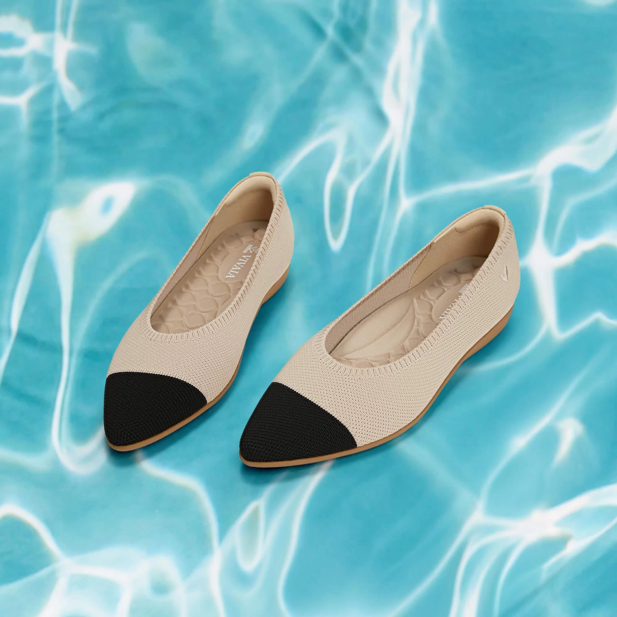 [Aria Walker 超撥水] ポインテッドトゥ 超軽量 厚底 フラットシューズ