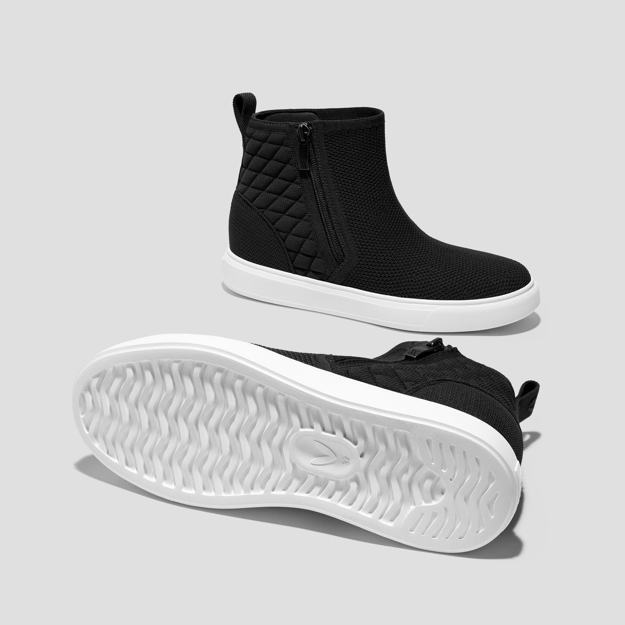 [Casey] ラウンドトゥ ヒドゥンウェッジ スニーカー