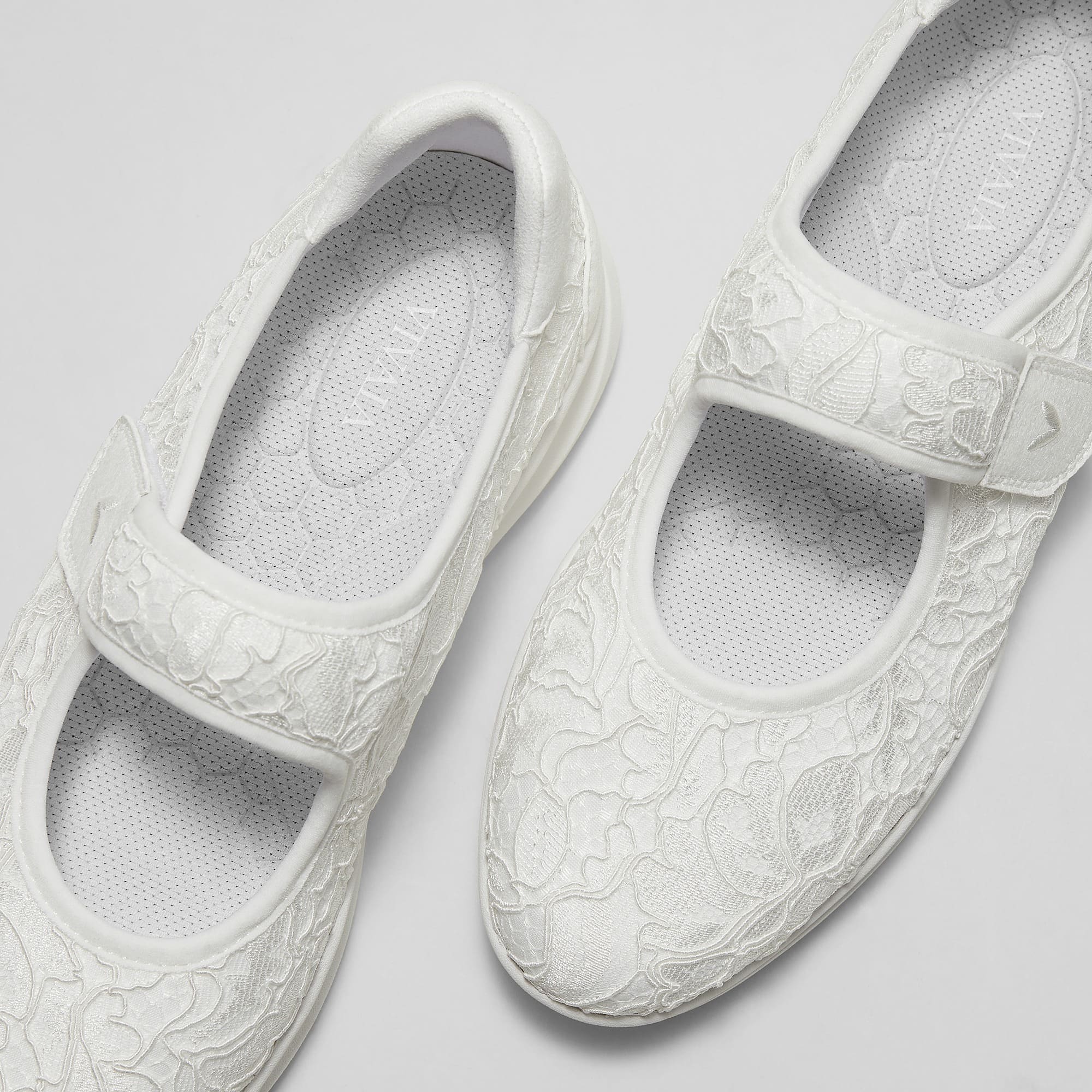 [Ivee] ラウンドトゥ 再生ナイロン メリージェーン スニーカー フラット 