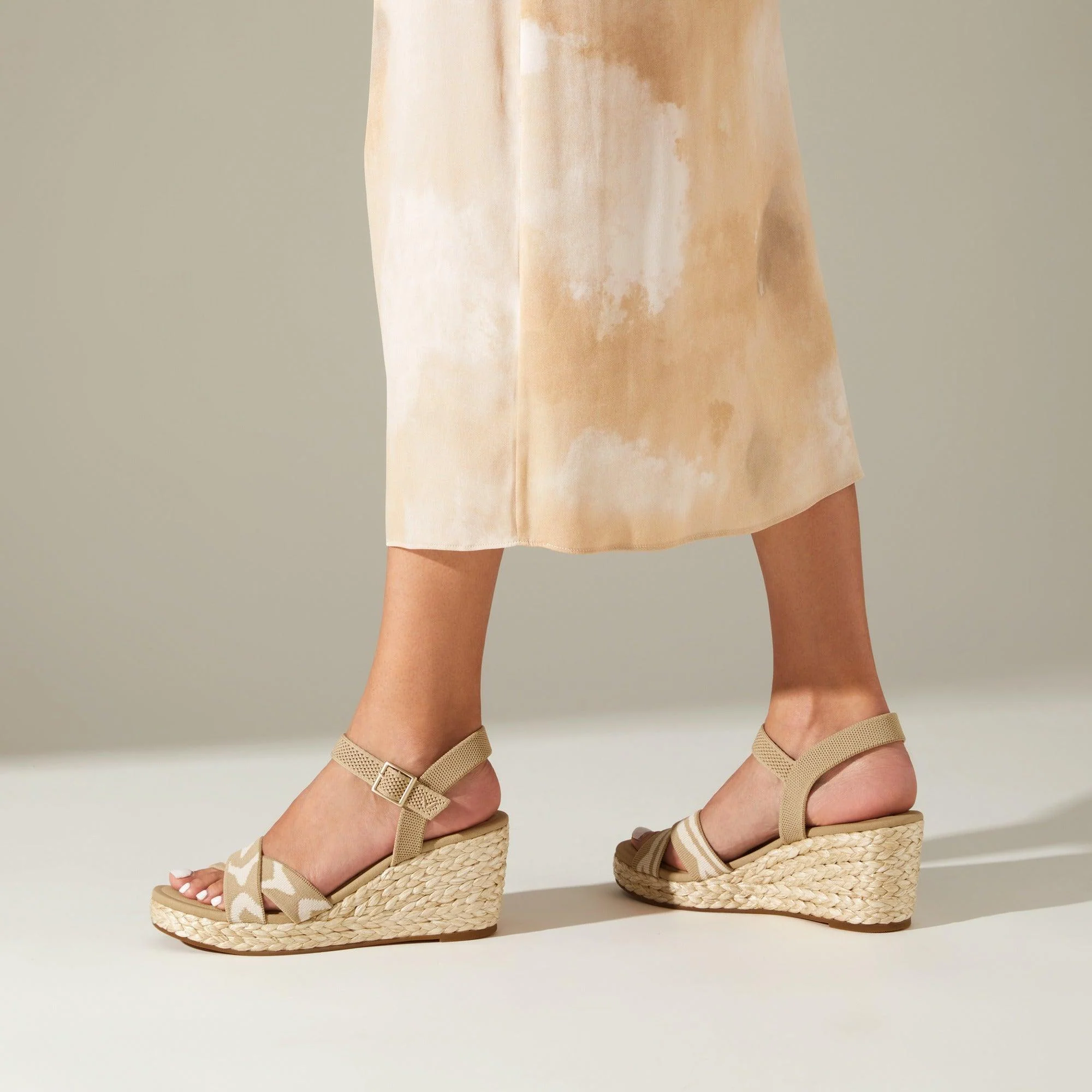 [Sally Pro] AdaptAll™ ラウンドトゥ ウェッジヒール サンダル