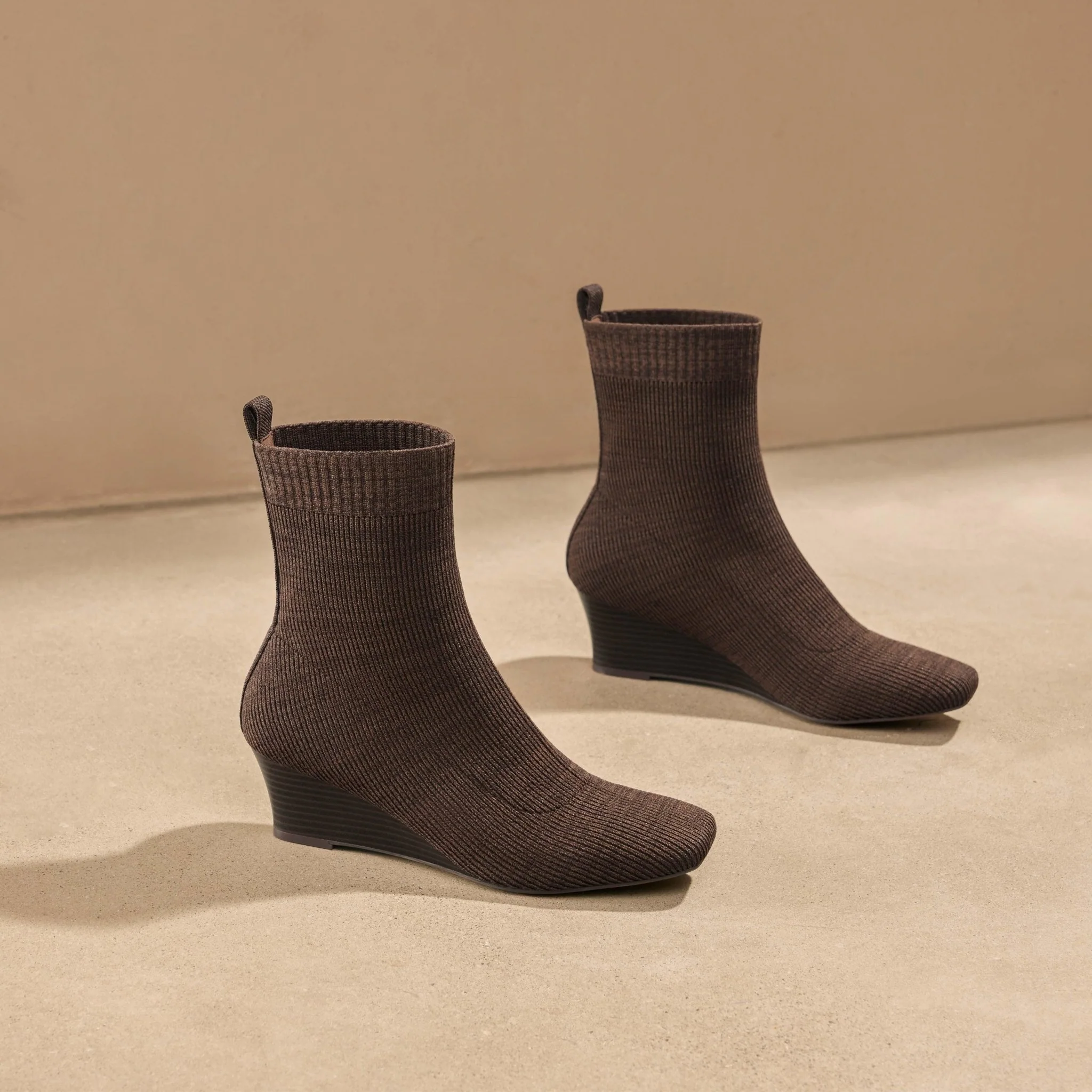 [Margot Wedge Bootie] スクエアトゥ 撥水加工 ウェッジ ショートブーツ