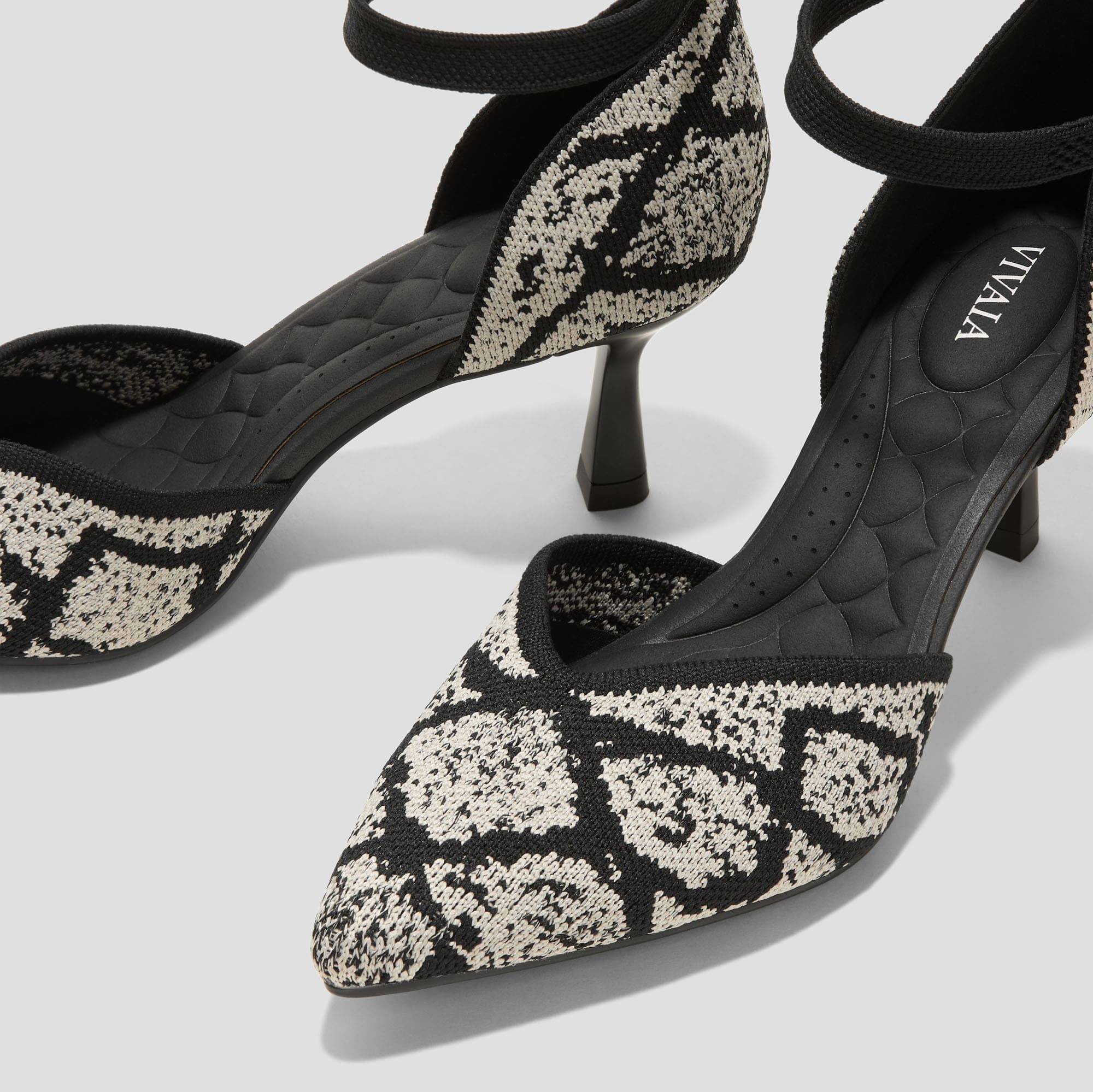 [Arabella] ポインテッドトゥ スティレットヒール