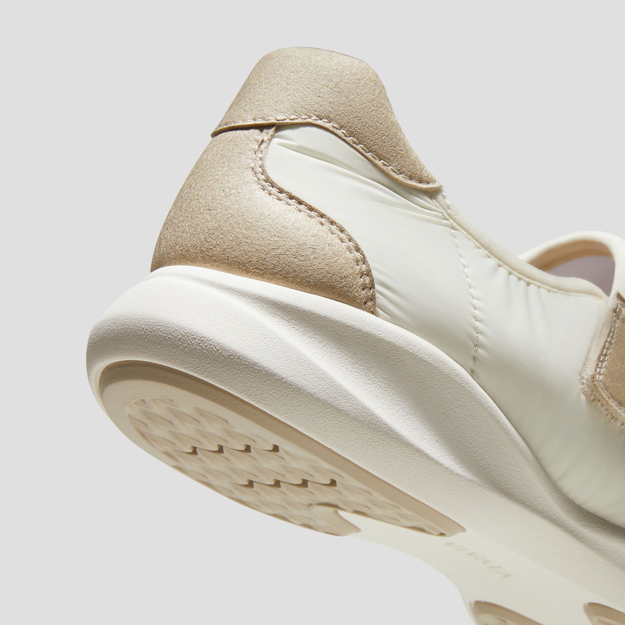 [Ivee] ラウンドトゥ 再生ナイロン メリージェーン スニーカー フラット 