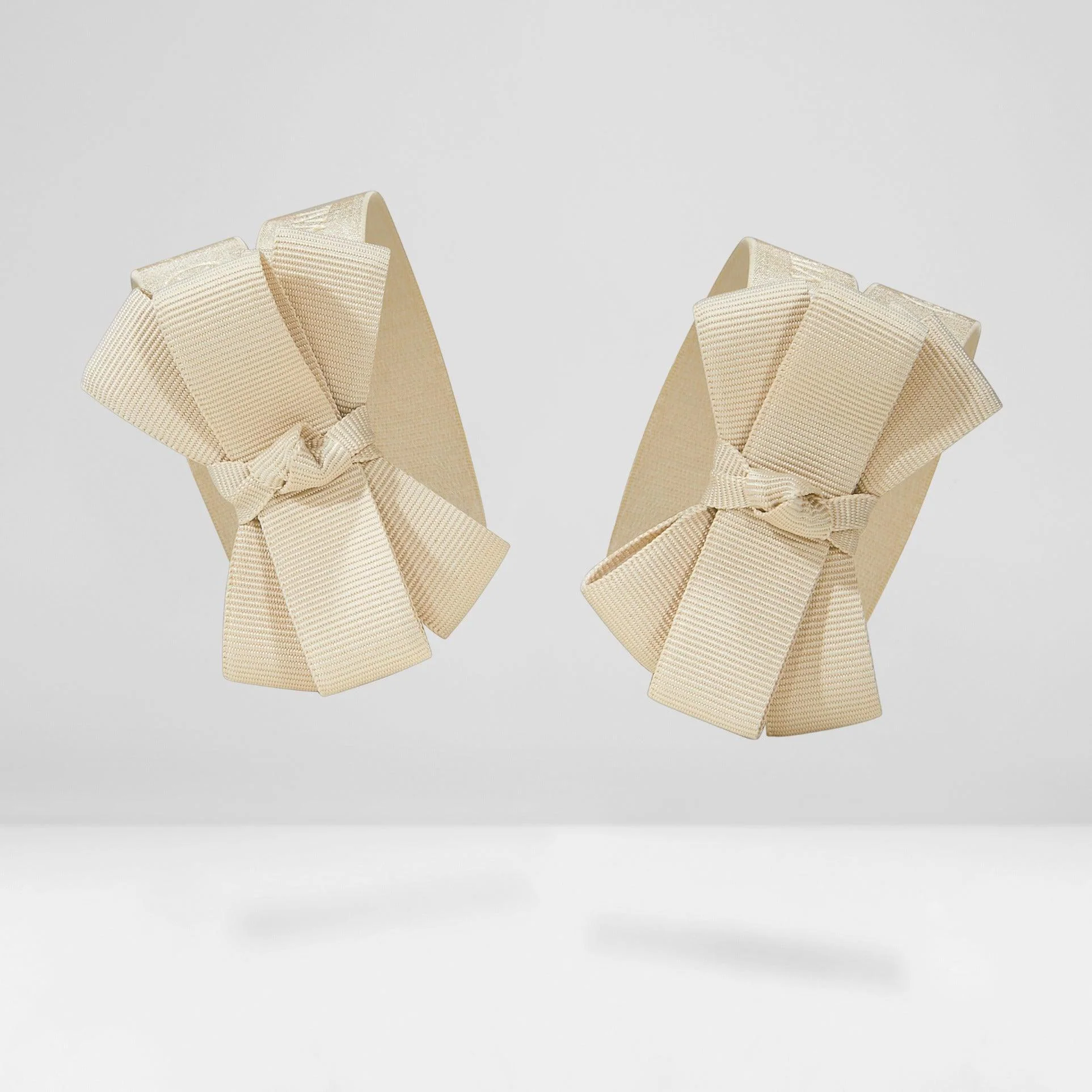 [Betsy] 取り外し可能なリボン飾り！靴のDIYを楽しもう！