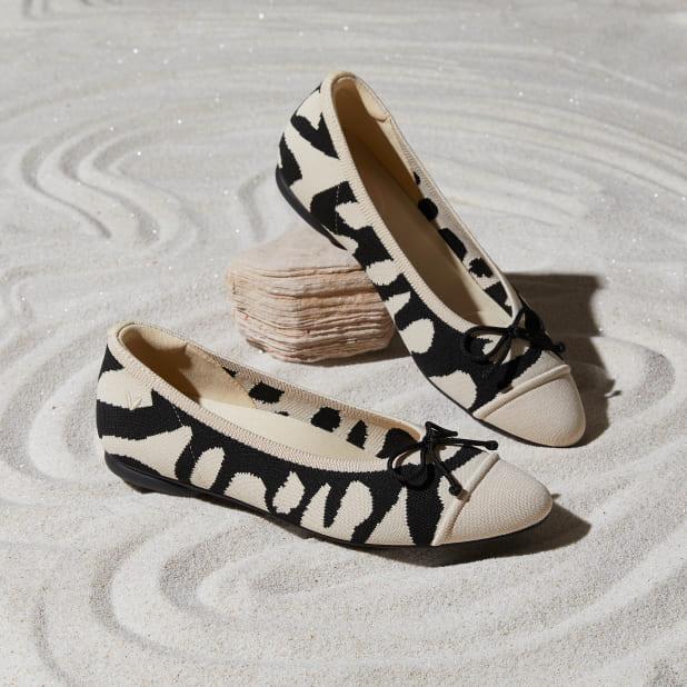 [Tiana] アーモンドトゥ フラットシューズ