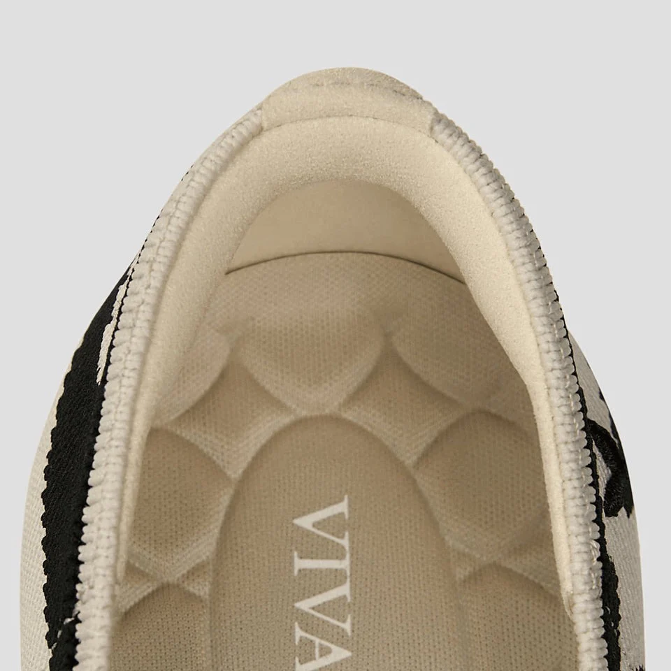 [Aria Walker 超撥水] ポインテッドトゥ 超軽量 厚底 フラットシューズ