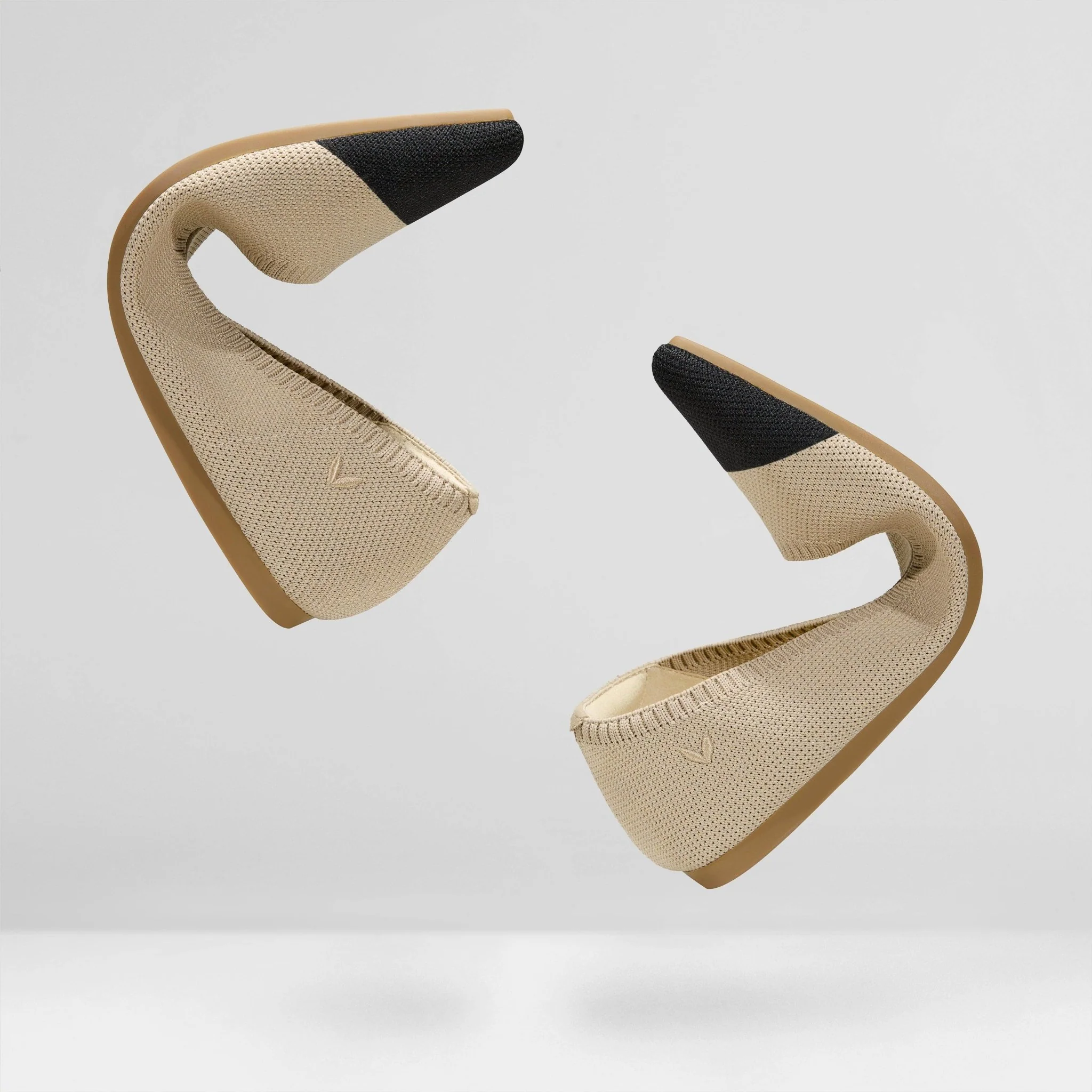 [Aria 5°] ポインテッドトゥ フラットシューズ