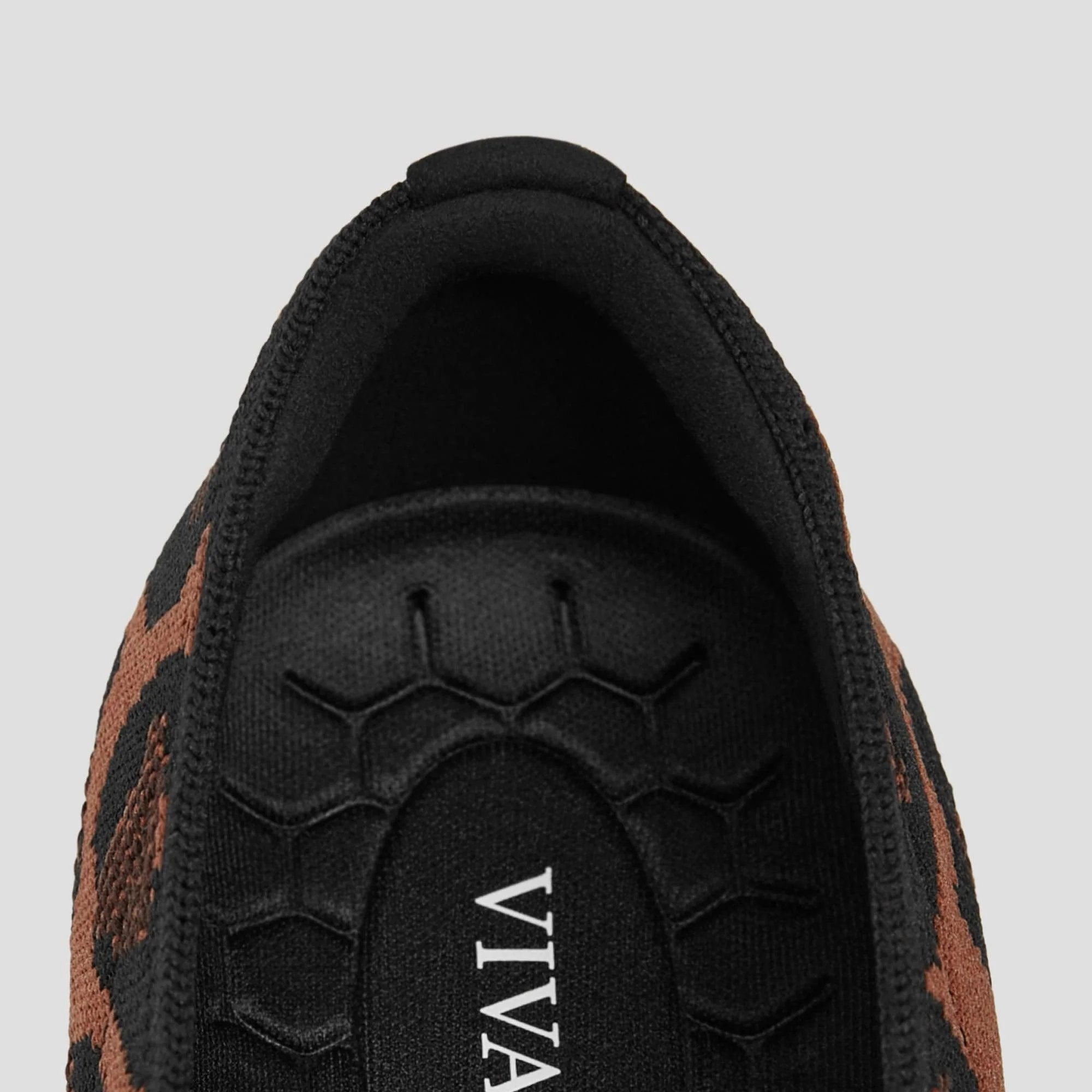 [Francesca] アーモンドトゥ プラットフォーム トラックソールローファー