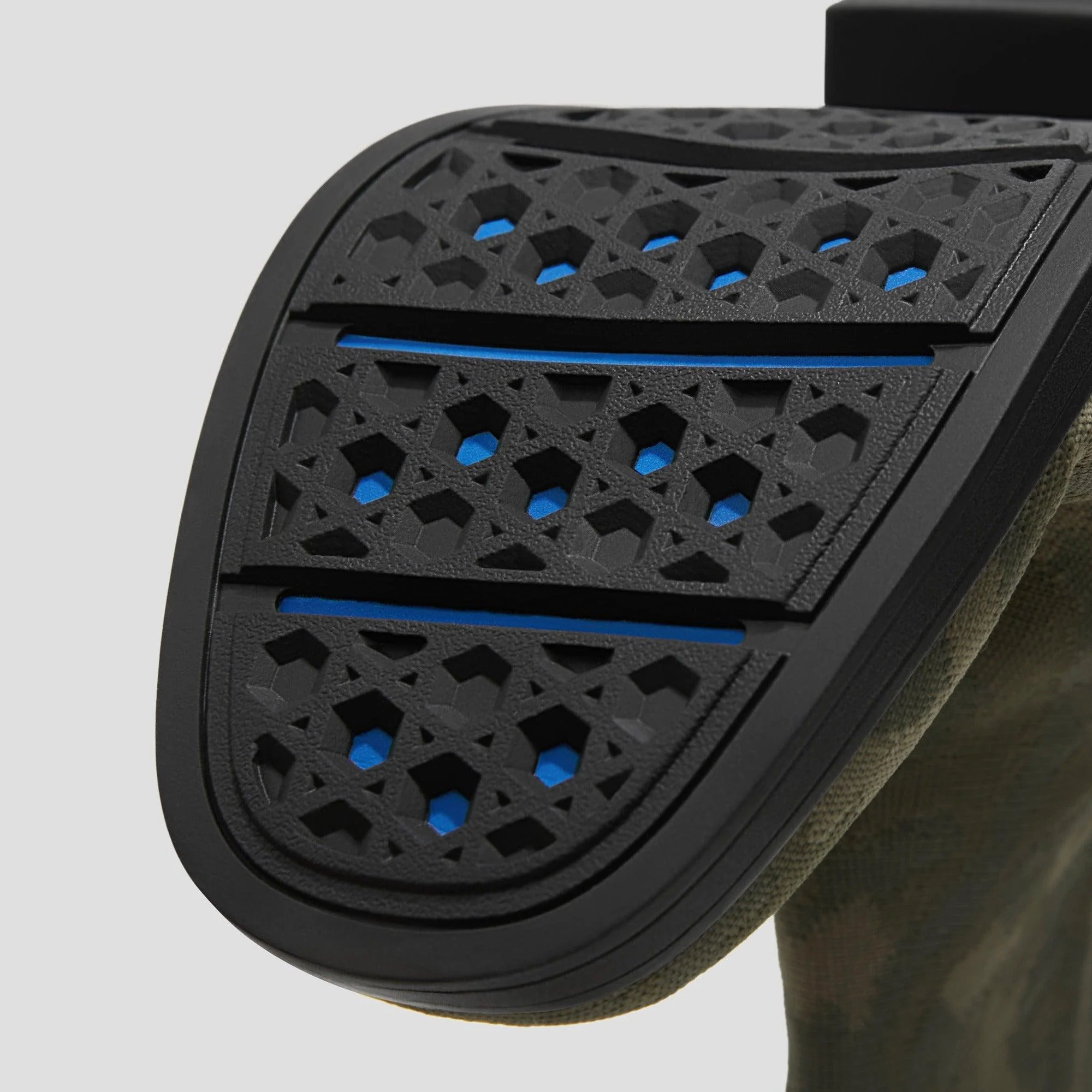 [Celina] スクエアトゥ 撥水加工 アンクル チェルシーブーツ