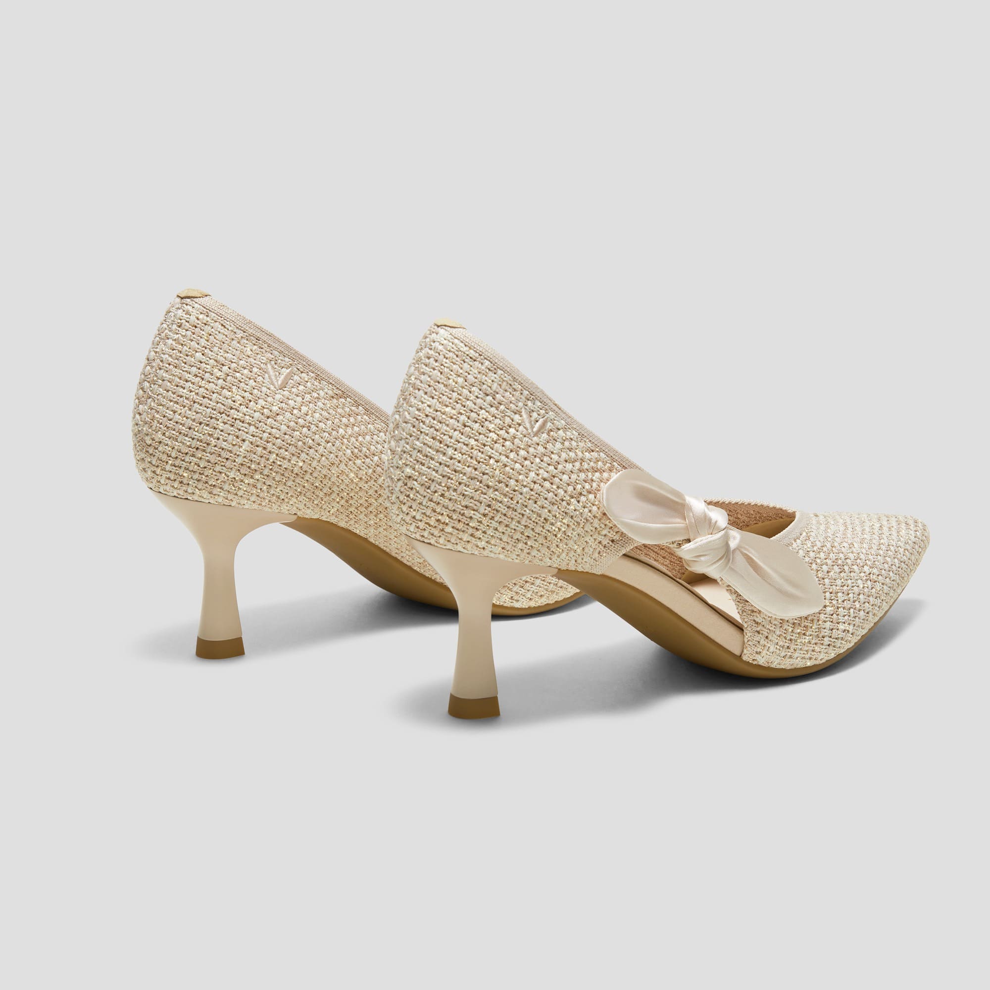 [Ashley] ポインテッドトゥ リボン付き キトゥンヒール