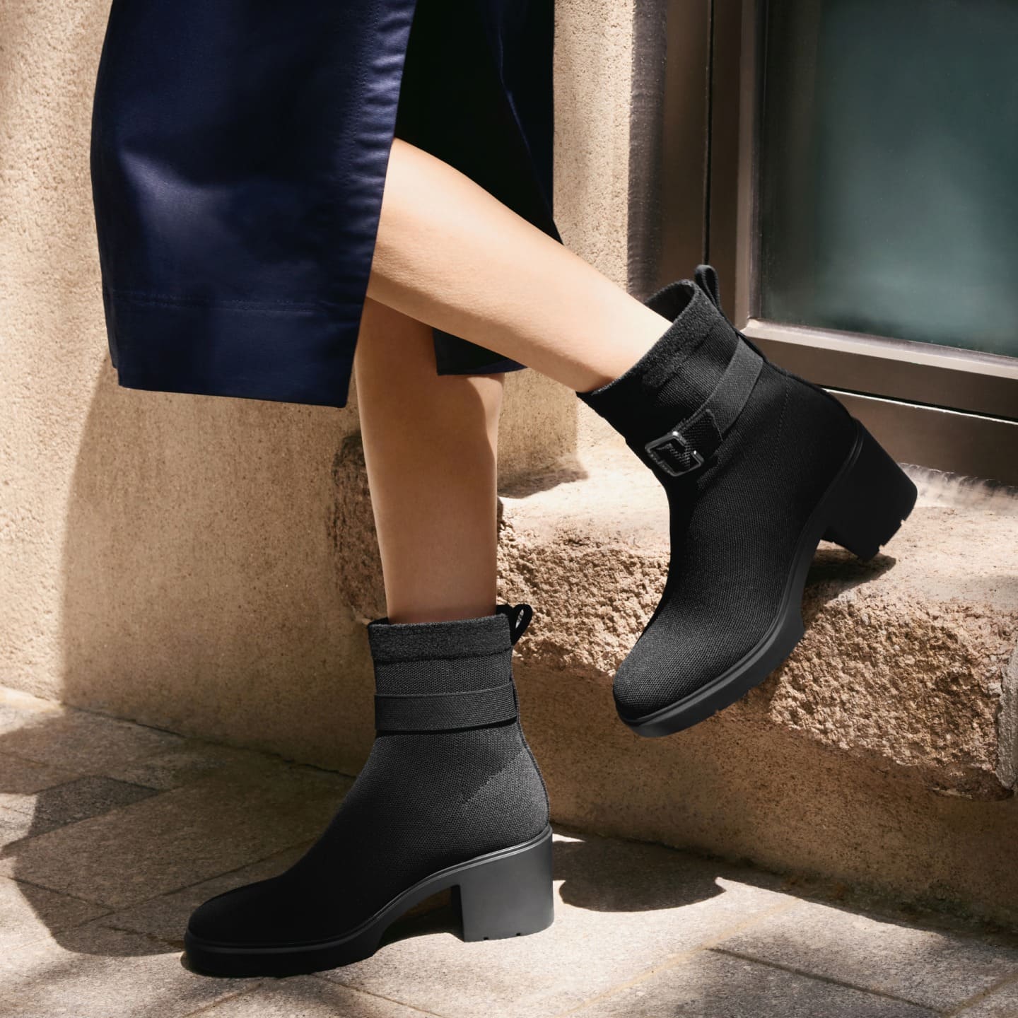 [Gisella] スクエアトゥ 撥水加工 ヒールブーツ