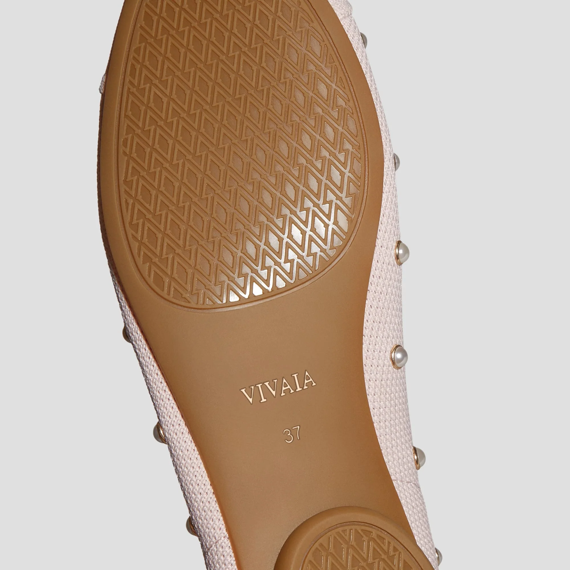 [Tiana] アーモンドトゥ フラットシューズ