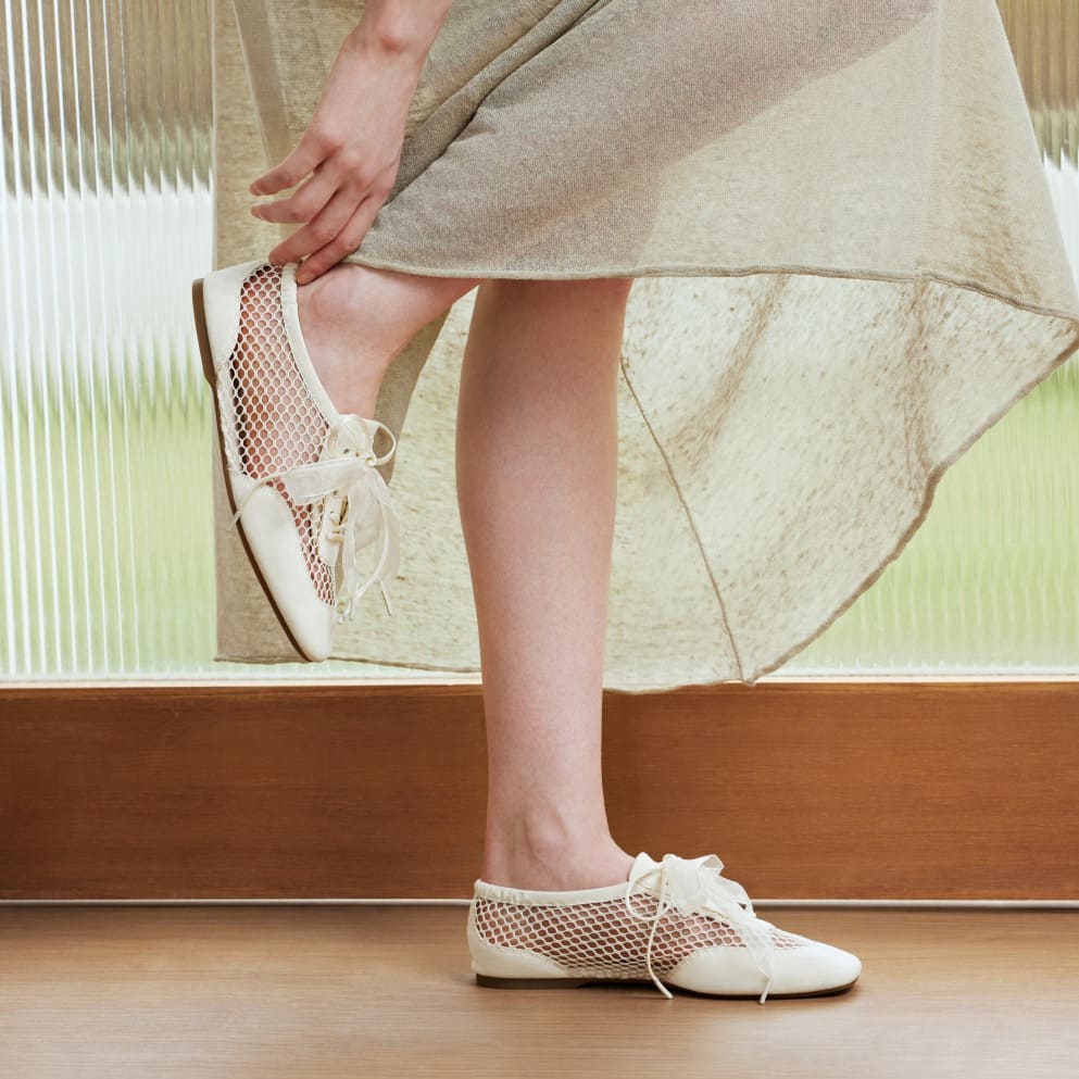 [Cristina] レースアップ サテン スニーカーリーナ