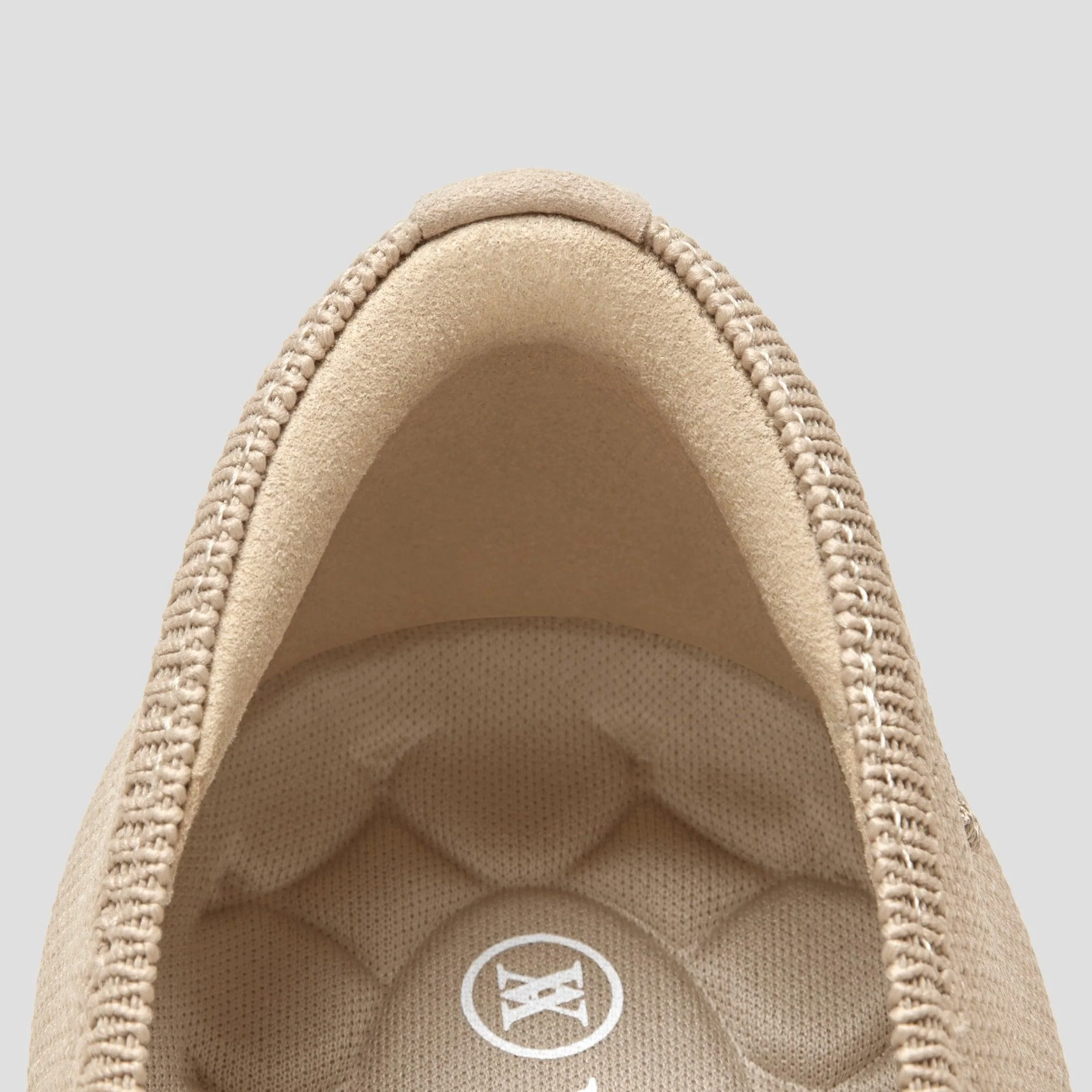 [Scarlett] ポインテッドトゥ キトゥンヒール パンプス