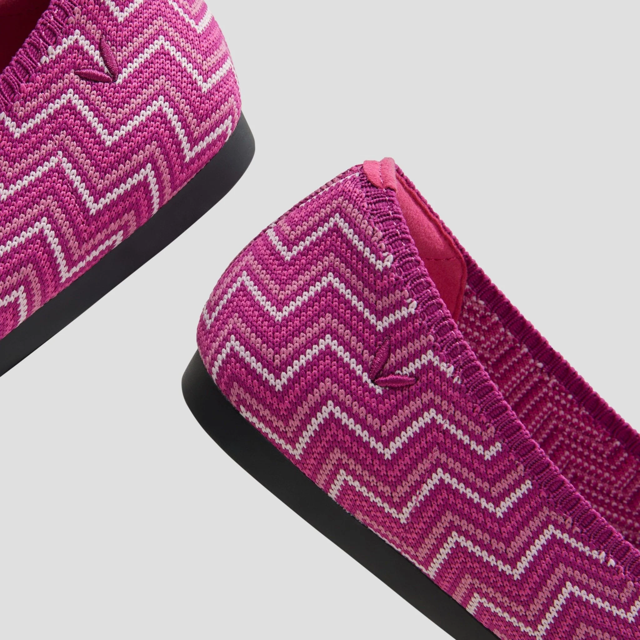 [Aria 5°] ポインテッドトゥ フラットシューズ