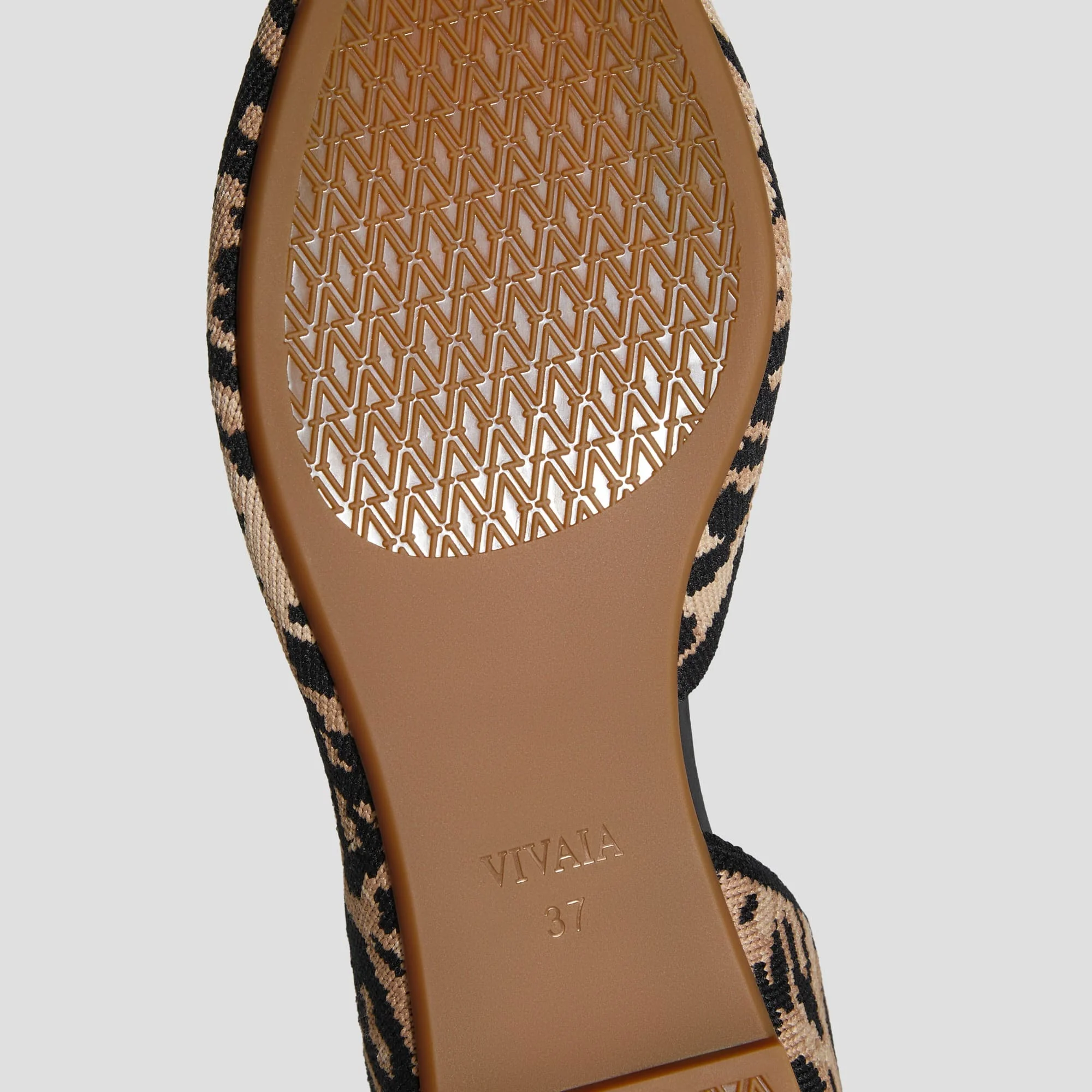 [Melia 2.0] ポインテッドトゥ Vカット フラットシューズ