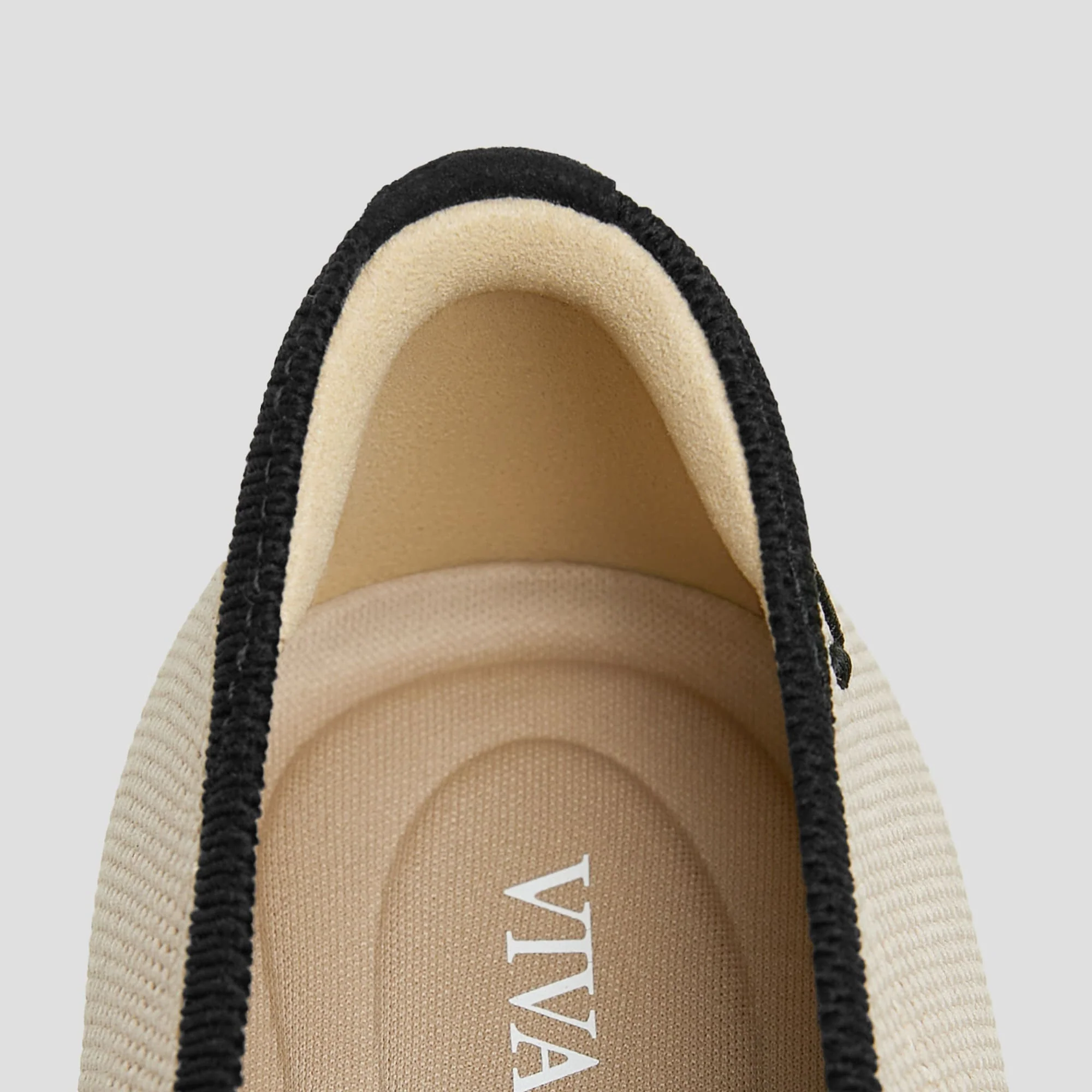 [Addriane] ポインテッドトゥ リボン付き フラットシューズ