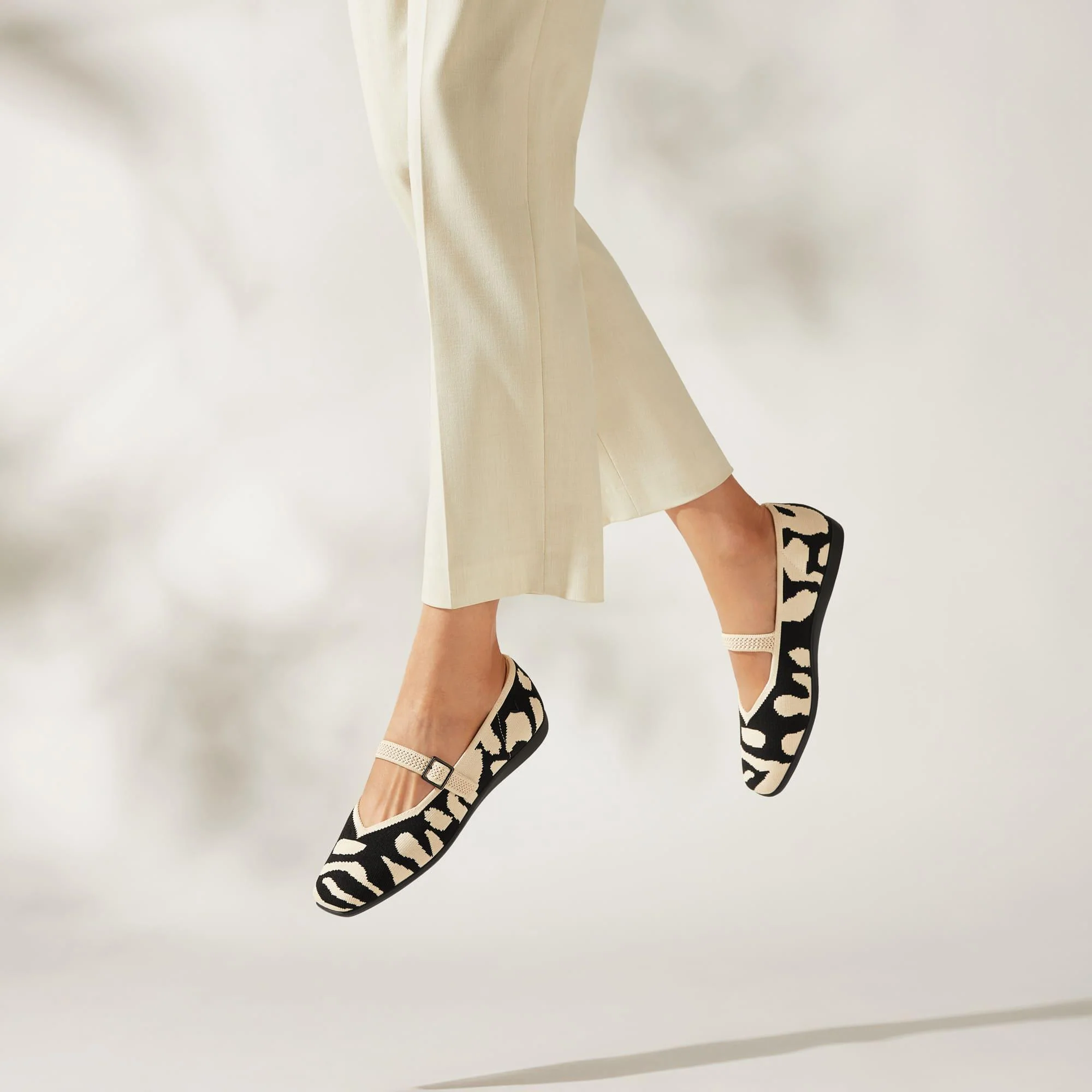 [Margot Walker Mary-Jane] スクエアトゥ 超軽量 厚底 メリージェーン フラットシューズ