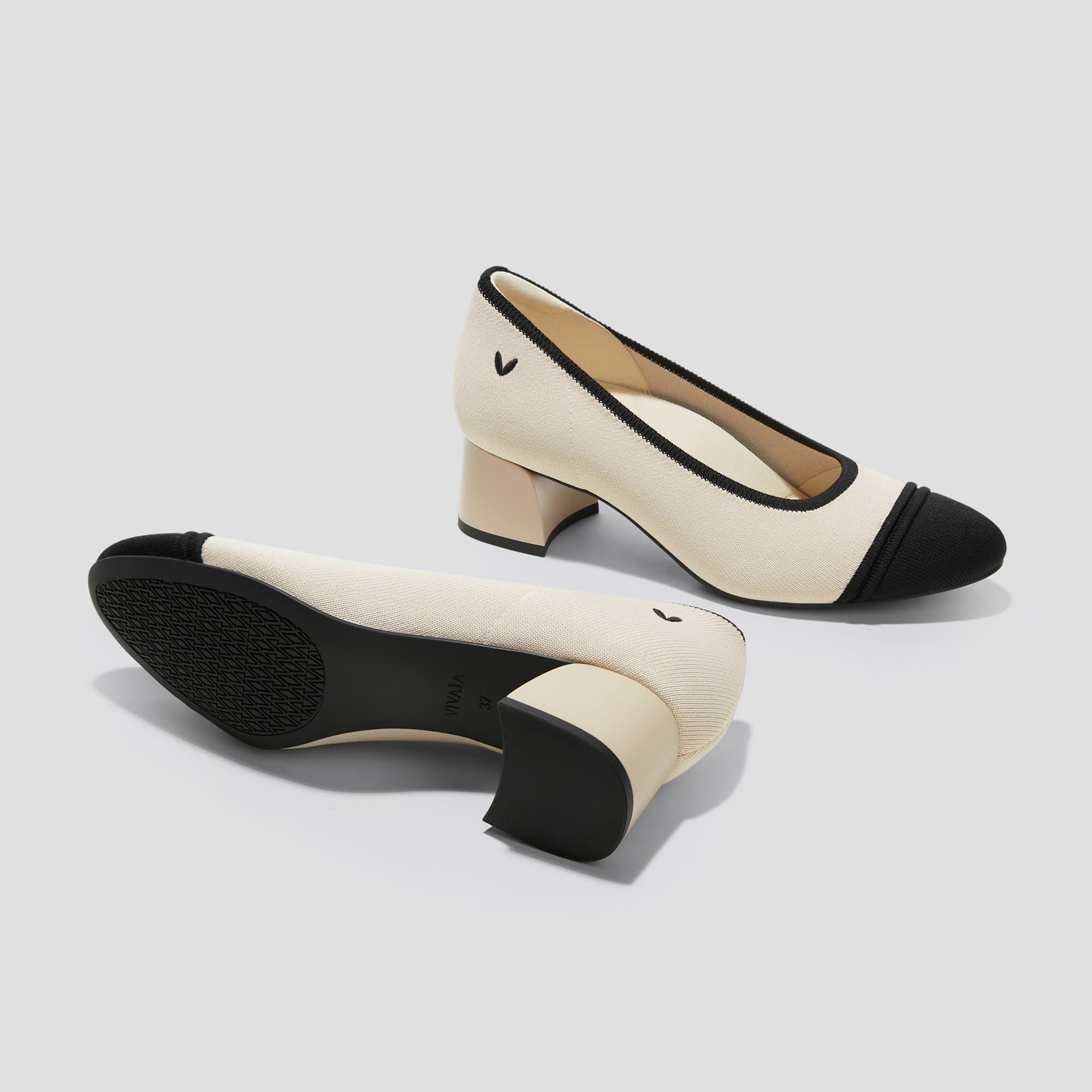 [Julie Arch Pro] ラウンドトゥ チャンキーヒール パンプス