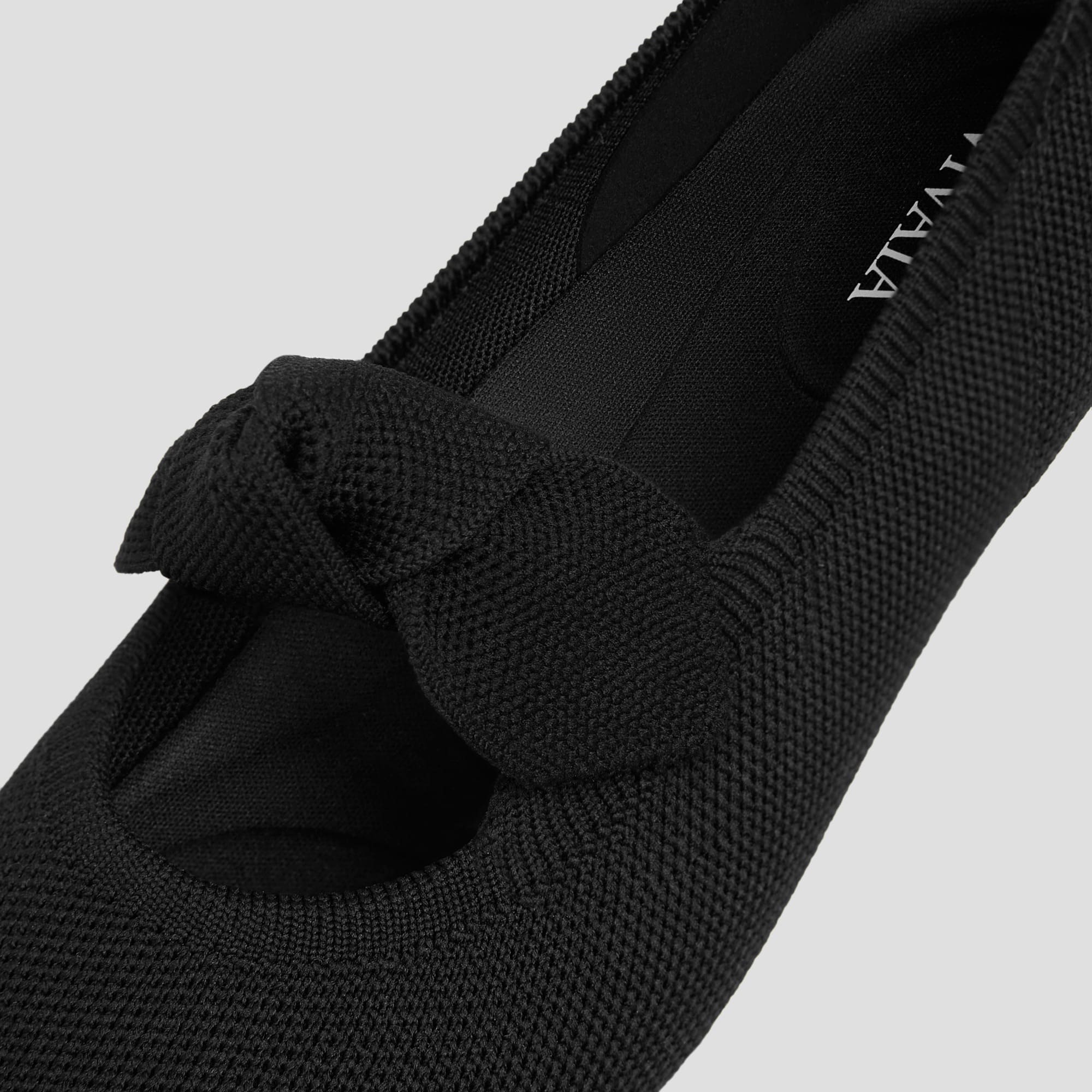 [Addriane] ポインテッドトゥ リボン付き フラットシューズ