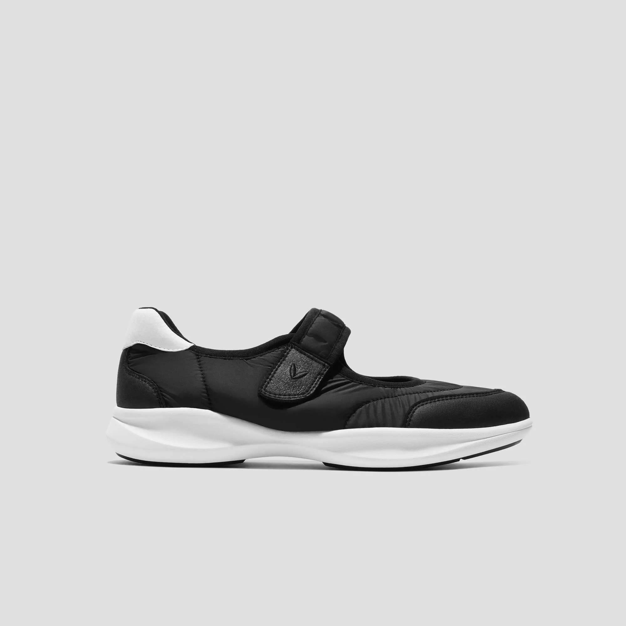 [Ivee] ラウンドトゥ 再生ナイロン メリージェーン スニーカー フラット 