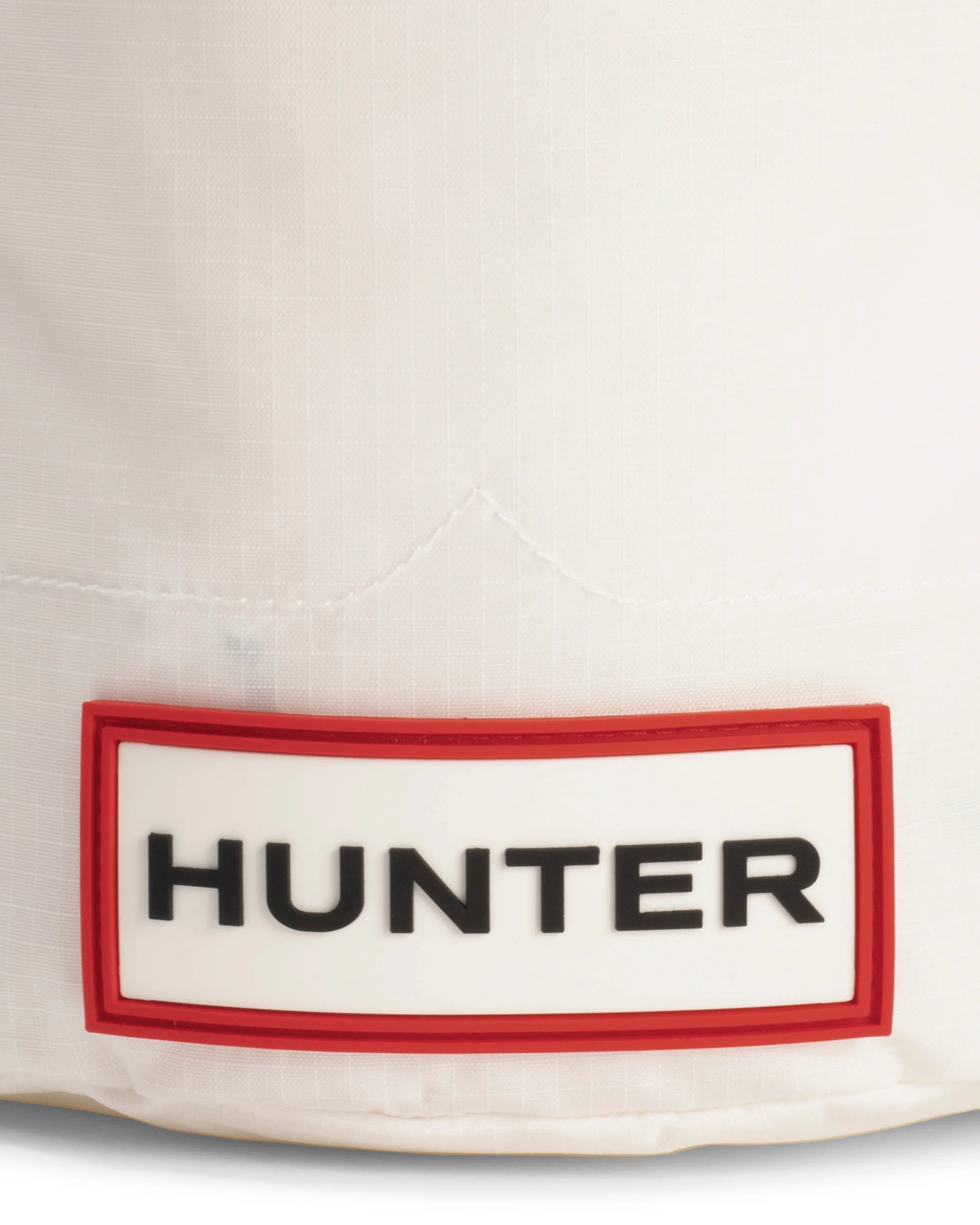 トラベル リップストップ バケット  -  ホワイト/レッド ボックス ロゴ