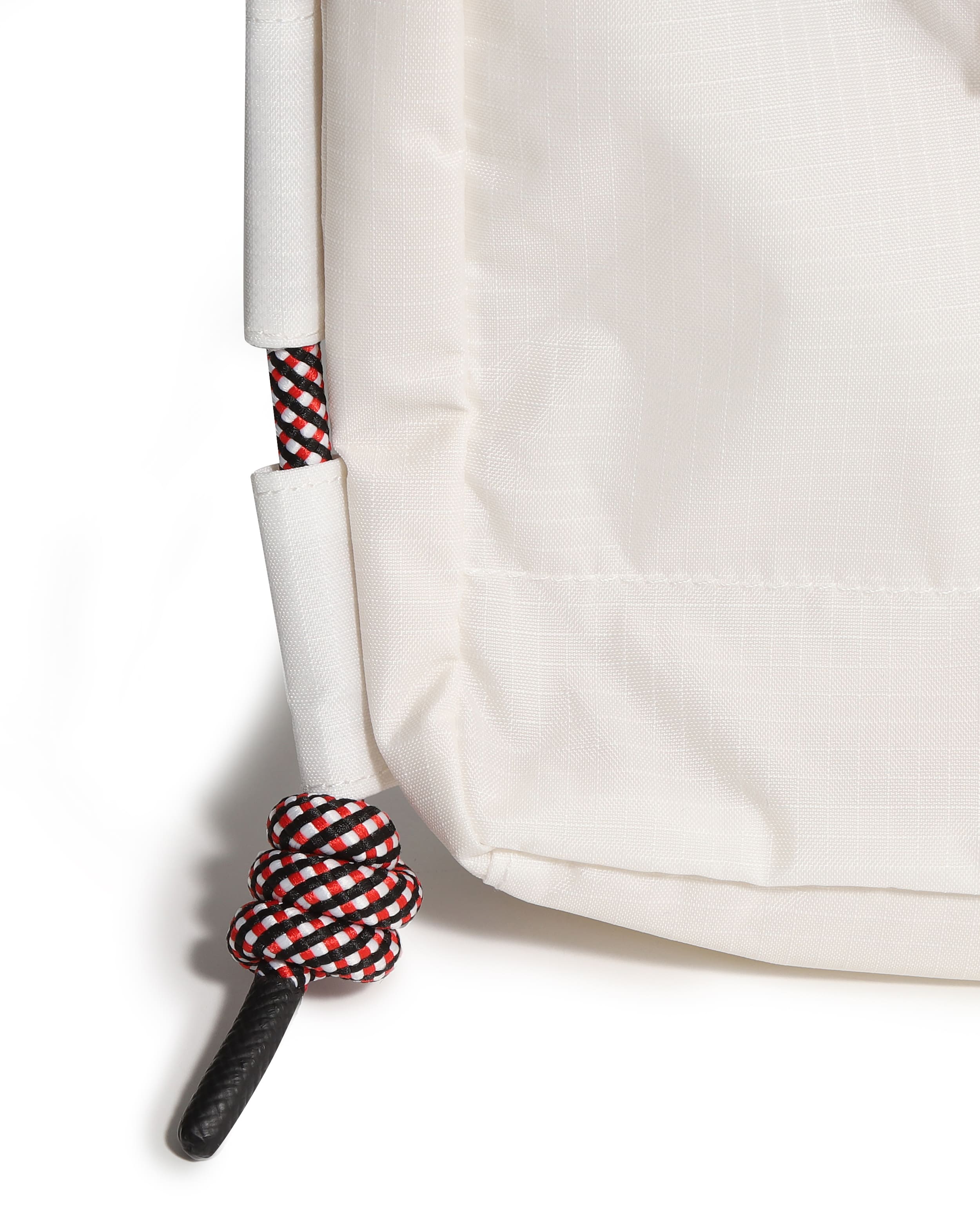 トラベル リップストップ リサイクル ナイロン サコッシュ  -  ホワイト/レッド ボックス ロゴ