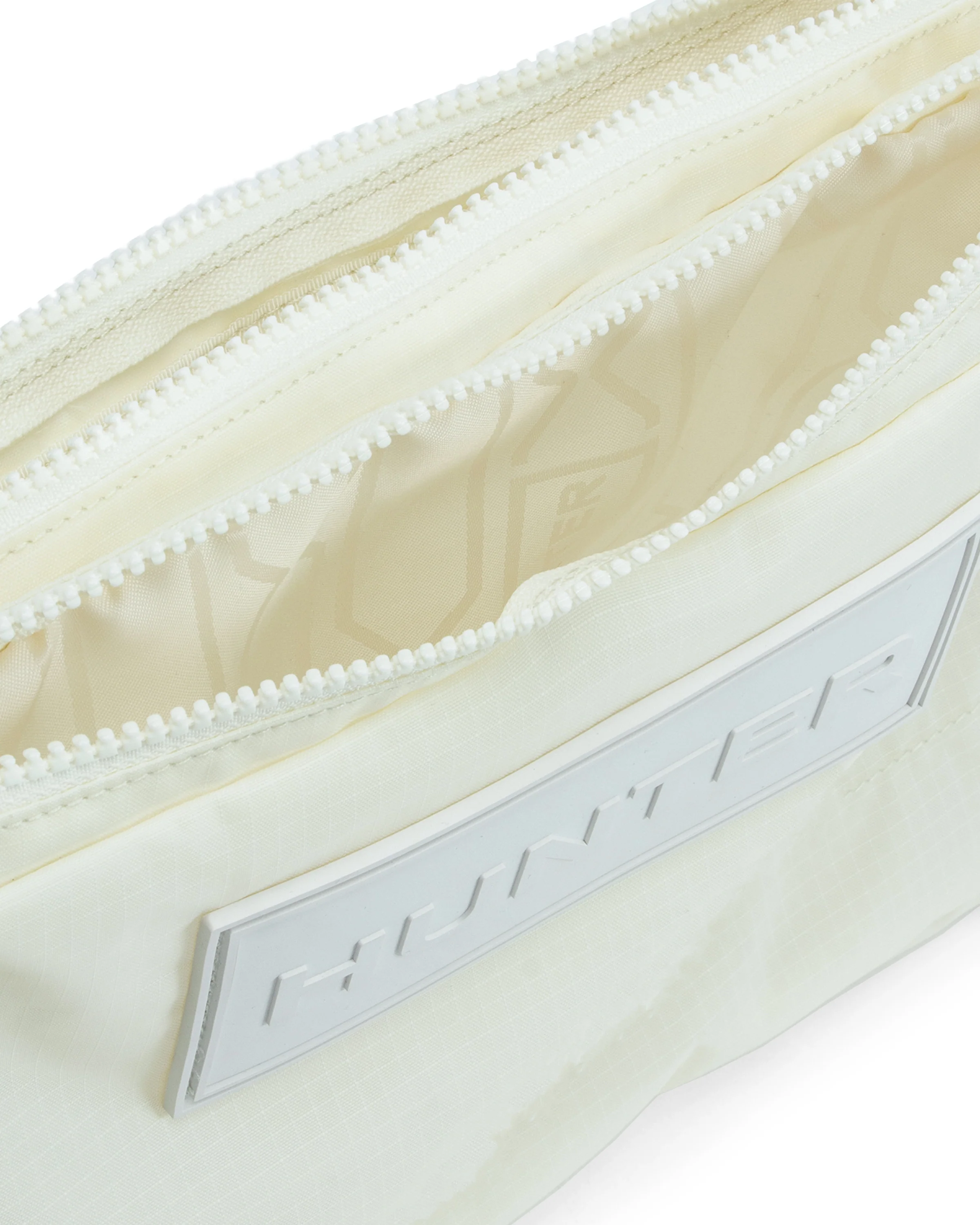 トラベル リップストップ リサイクル ナイロン サコッシュ  -  シェイディッド ホワイト