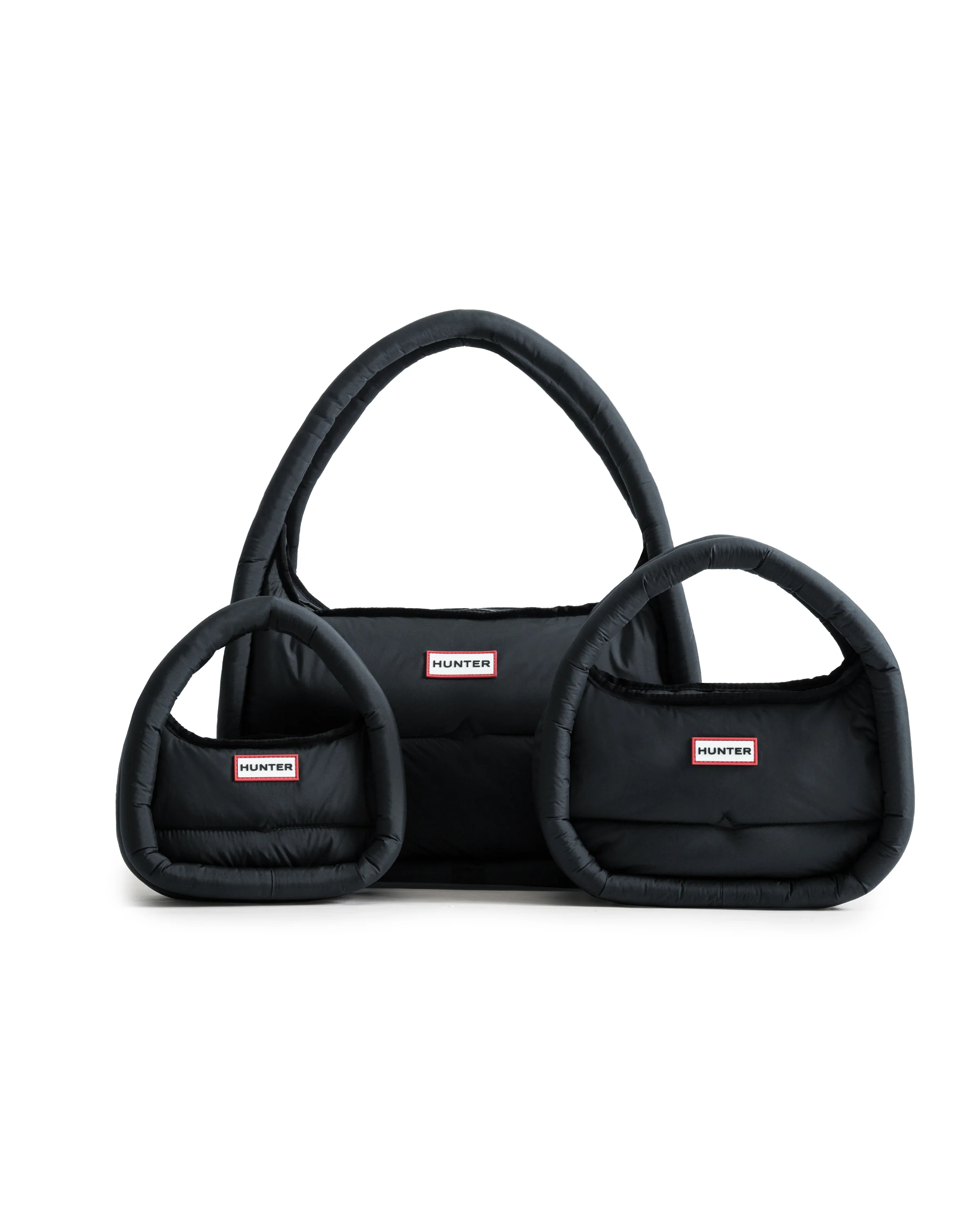 フレイムド パファー ラージ ホーボー - ブラック