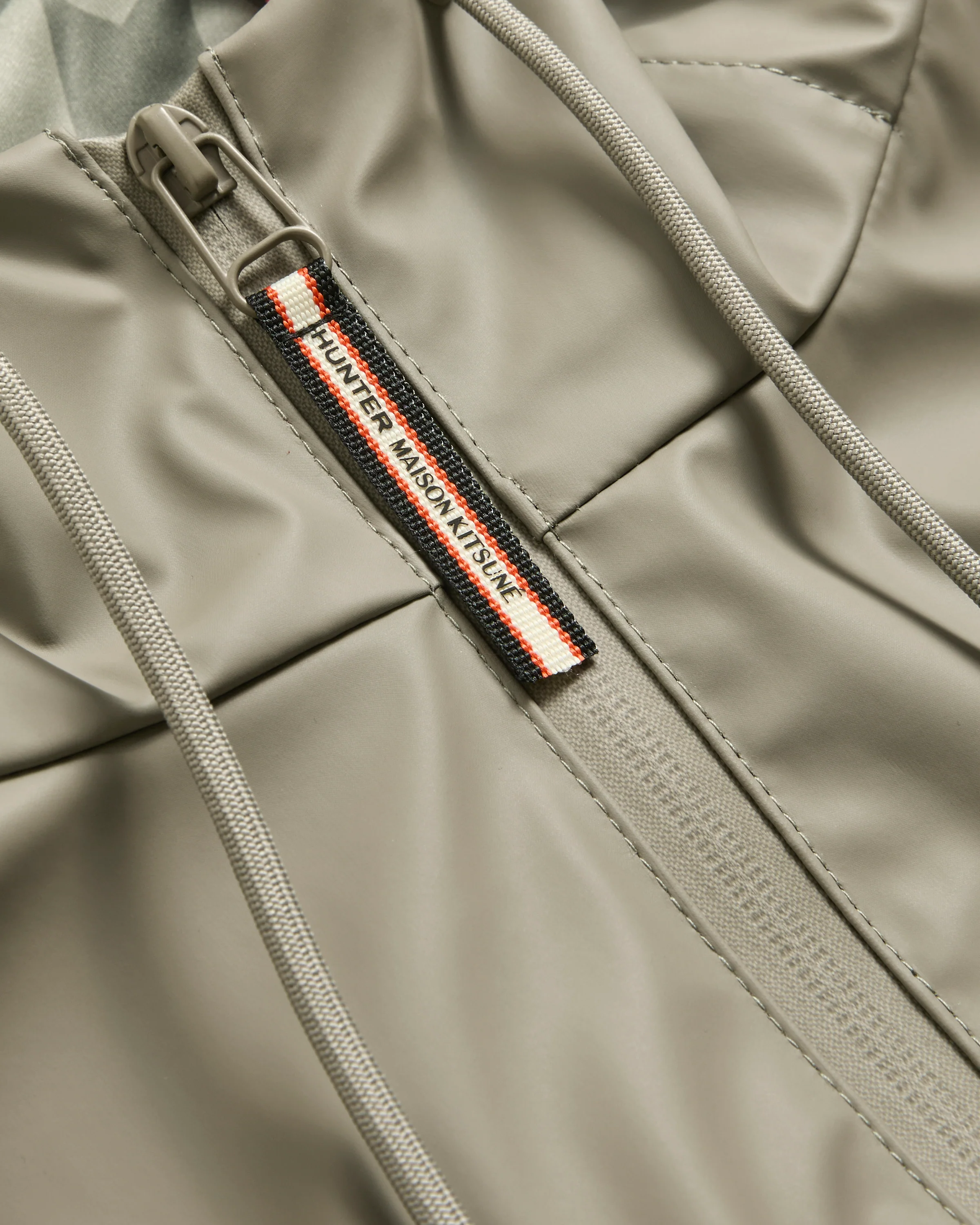 メゾン キツネ x ハンター レイン クローク - ローレルグリーン