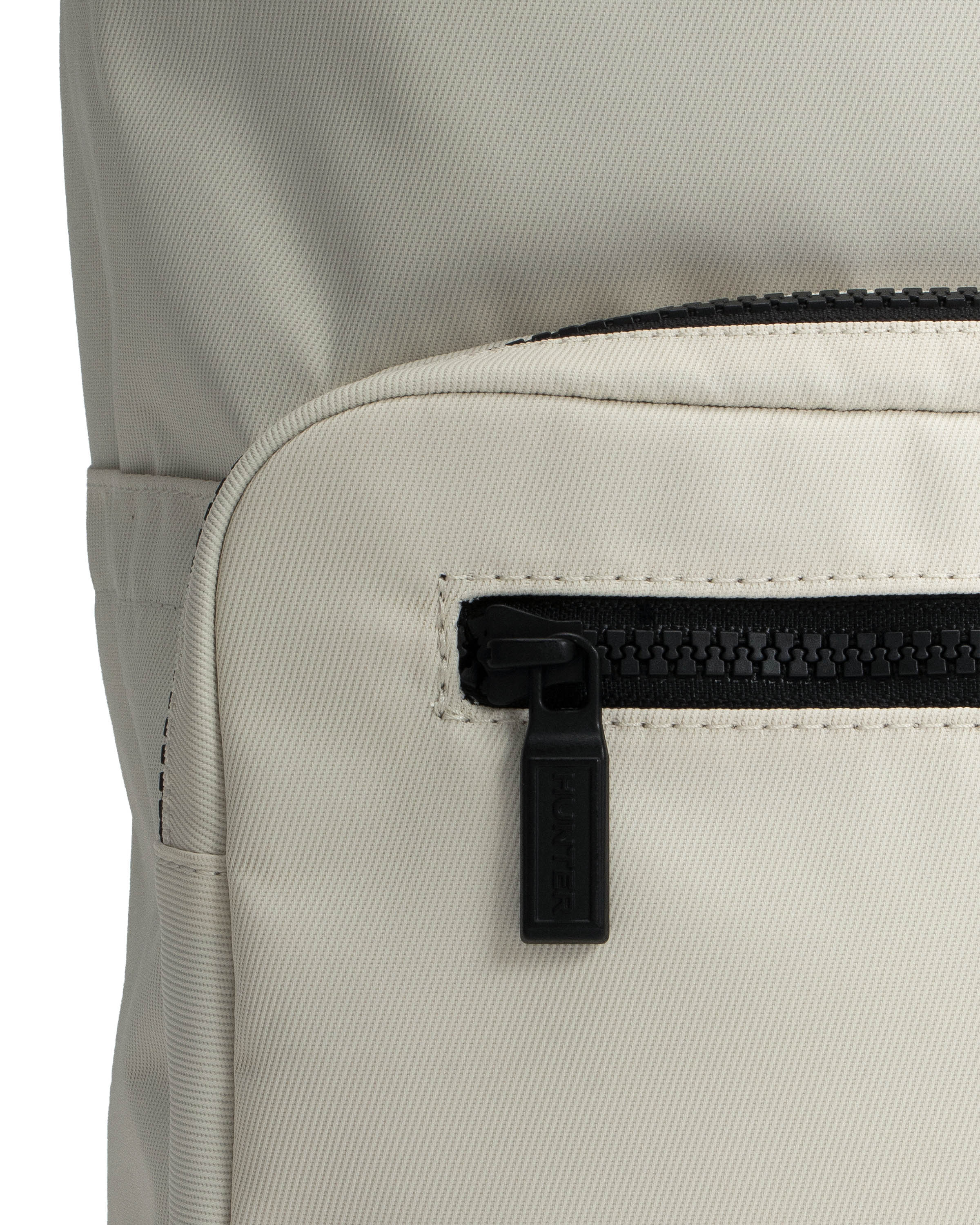 ナイロン パイオニア ミディアム トップクリップ バックパック  -  ソフトサンド