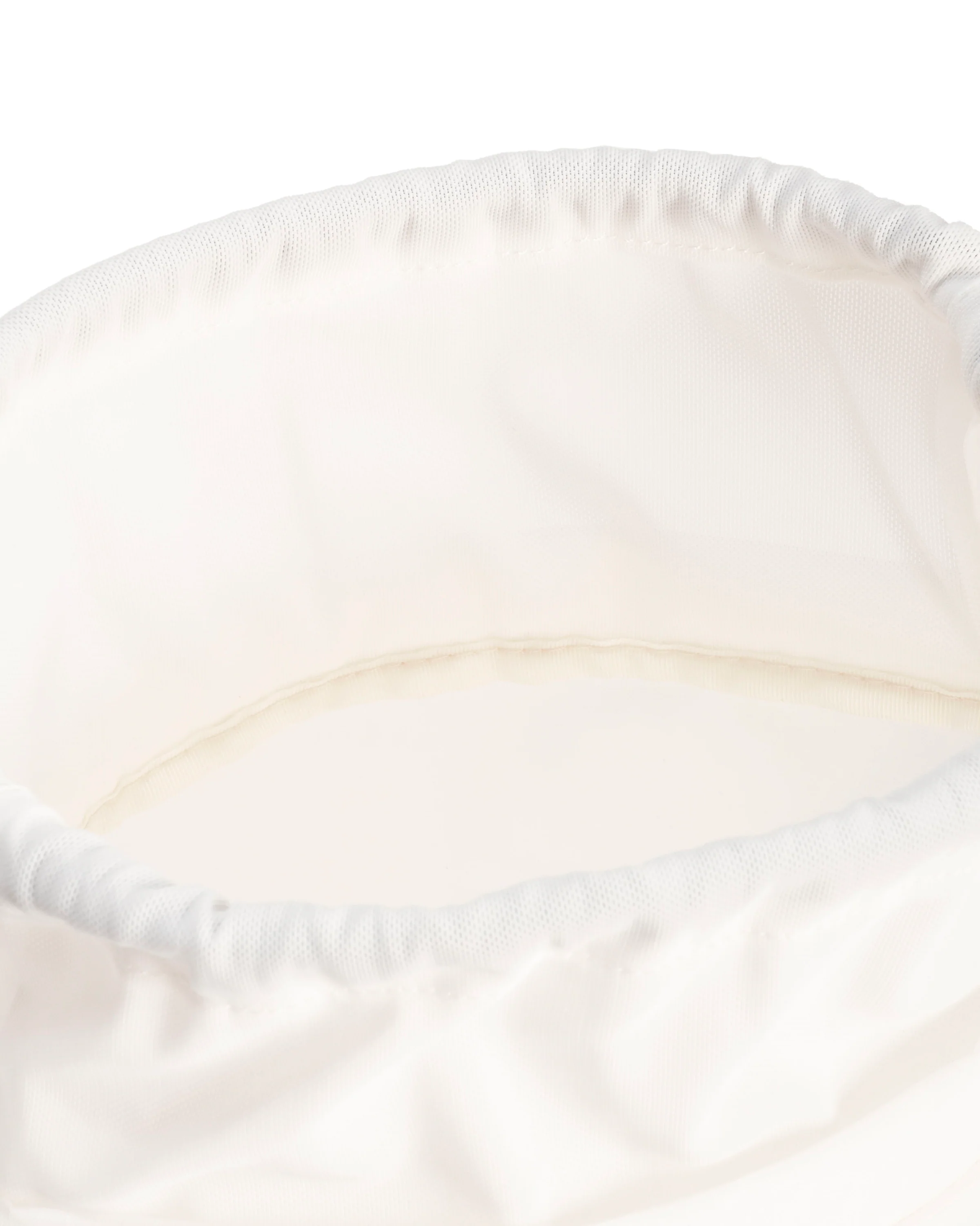 トラベル リップストップ バケット  -  ホワイト/レッド ボックス ロゴ