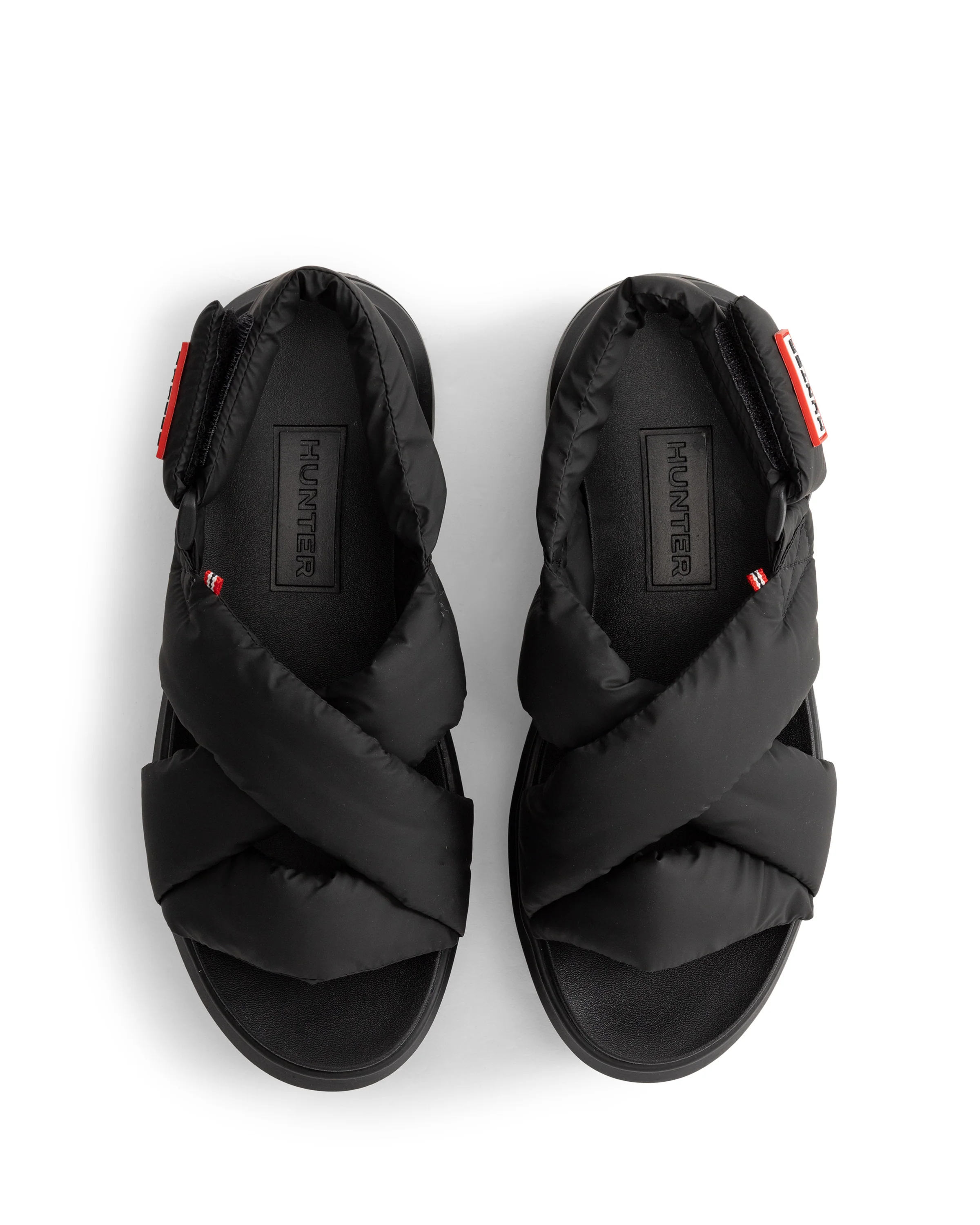 ユニセックス シティ リベル パフド クロスオーバー サンダル - ブラック