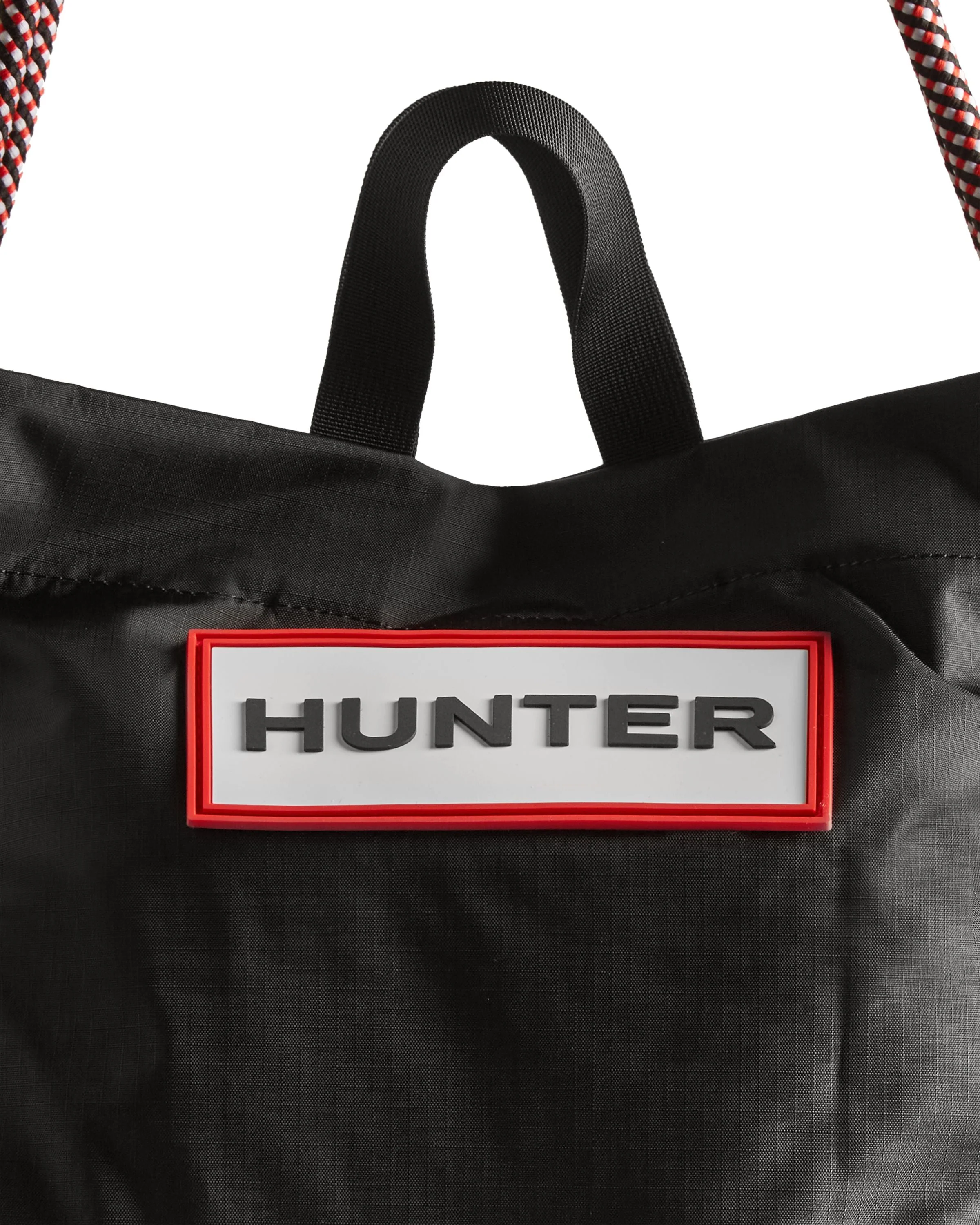 トラベル リップストップ リサイクル ナイロン トート バッグ  -  ブラック/レッド ボックス ロゴ