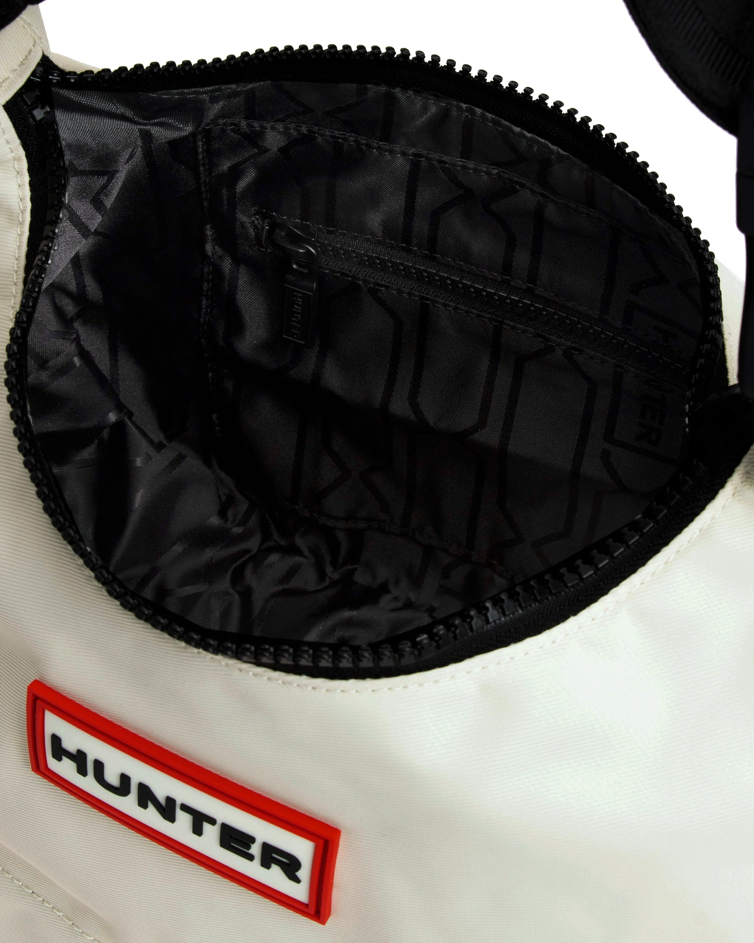 ナイロン ミディ ホーボー - ソフトサンド