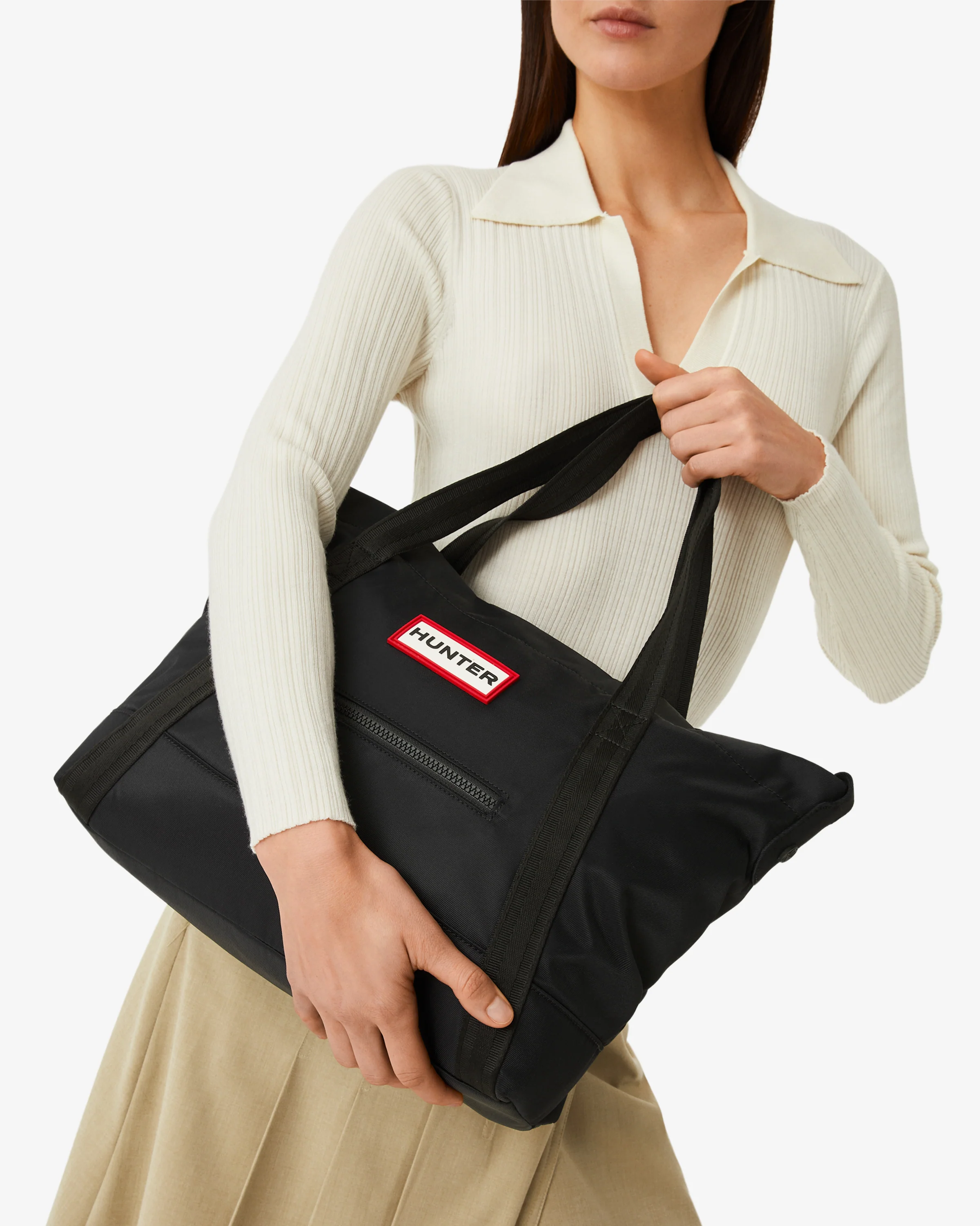 ナイロン ミディアム トップ クリップ トート バッグ  -  ブラック