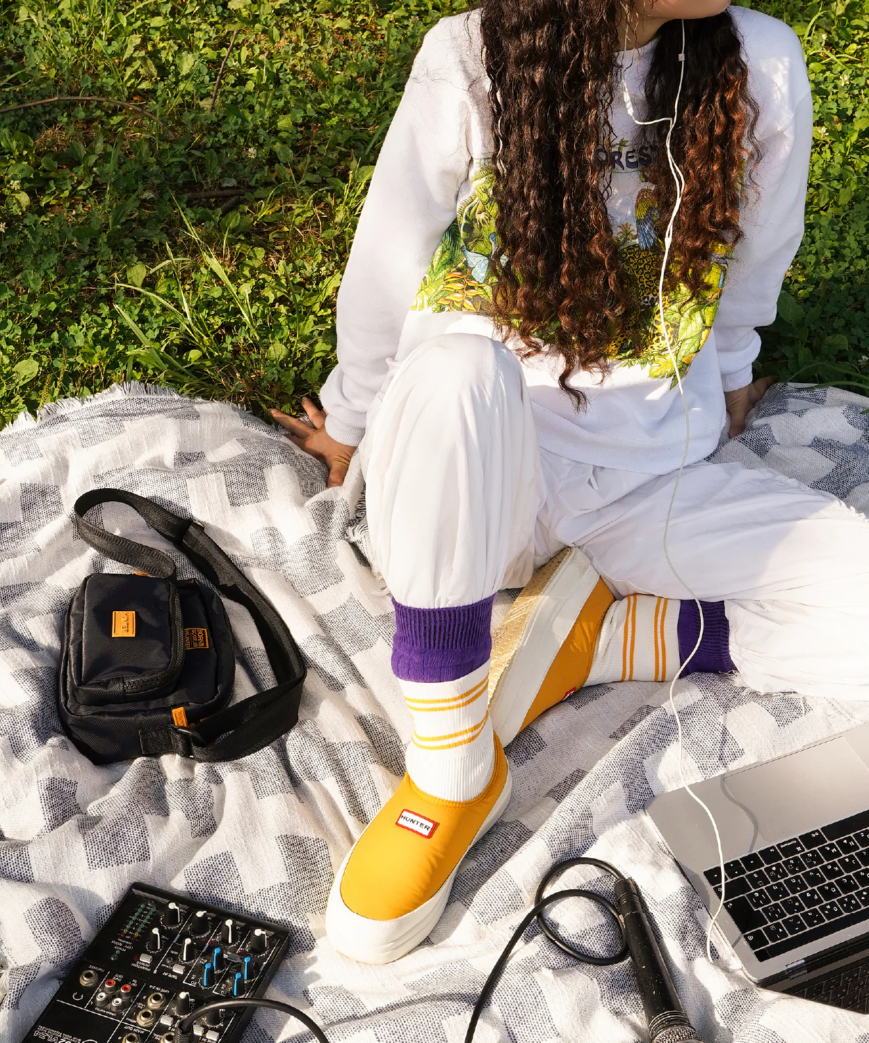 ユニセックス イン/アウト ハンター ニッテッド ソック スリッパ - リッチオーカー / シェイデッドホワイト