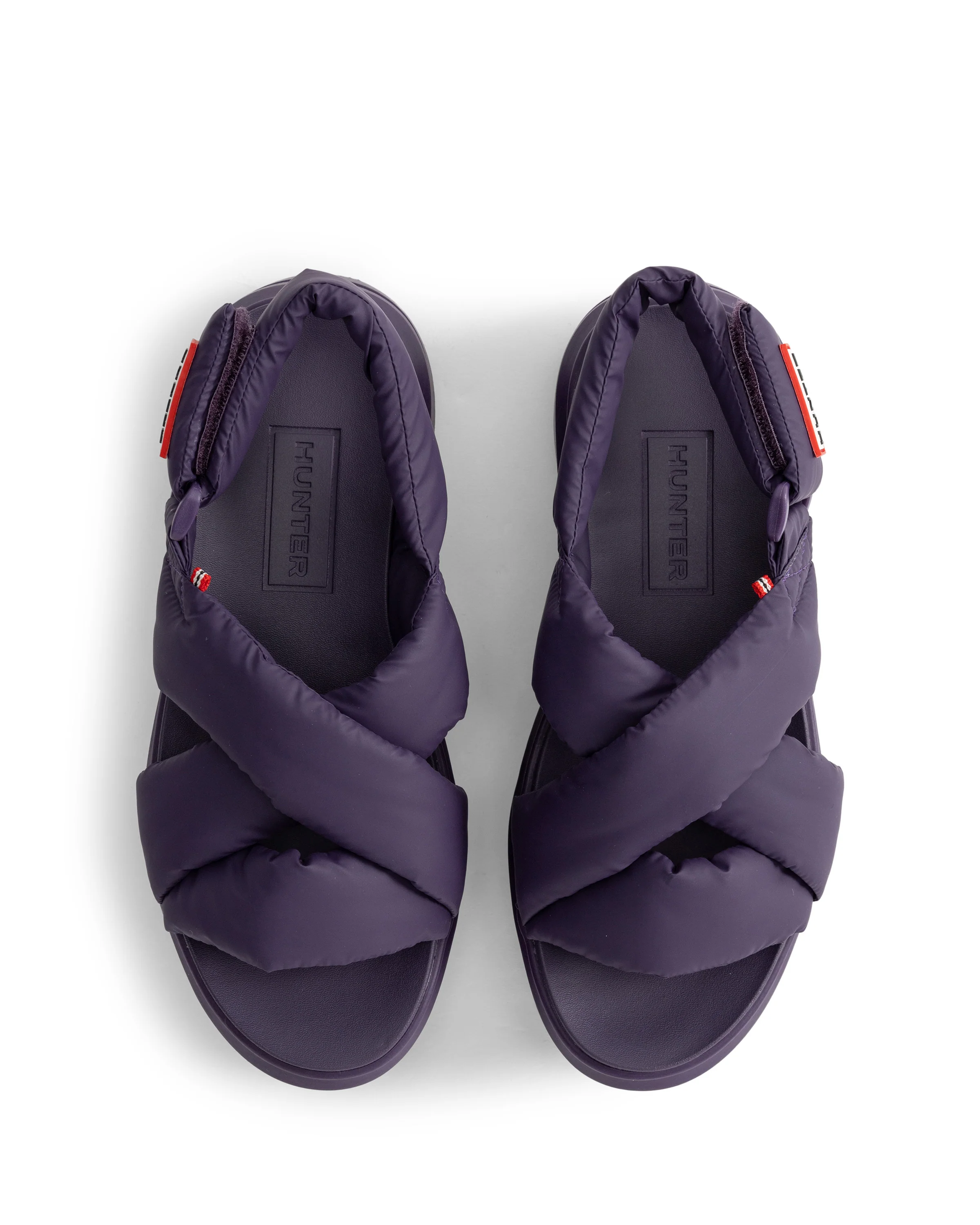 ユニセックス シティ リベル パフド クロスオーバー サンダル - リッチパープル