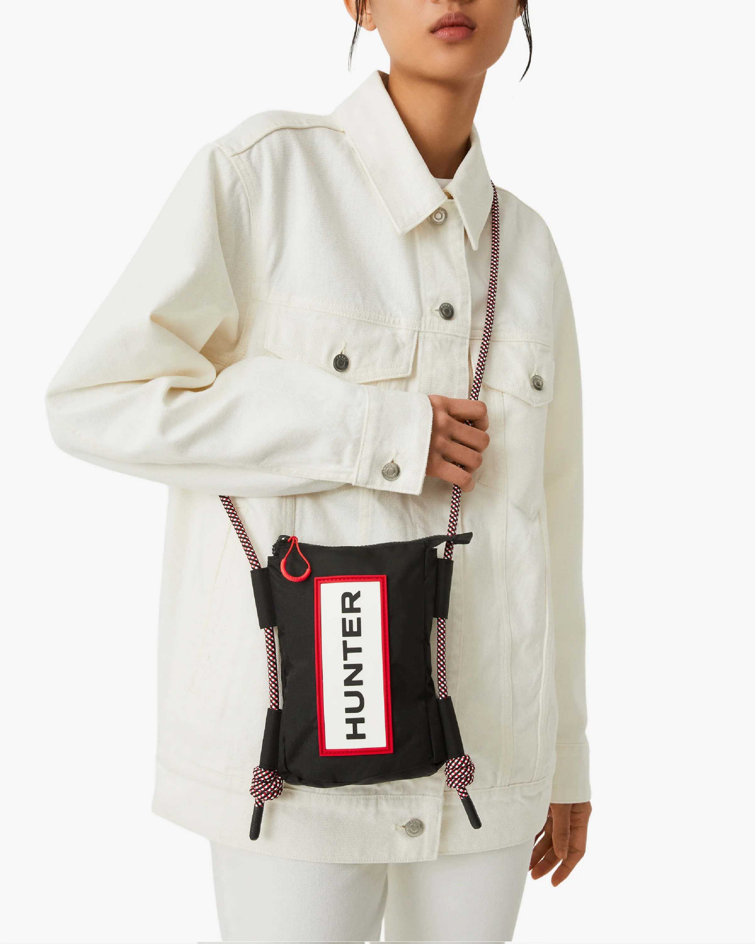 トラベル リップストップ リサイクル ナイロン フォンポーチ  -  ブラック/レッド ボックス ロゴ