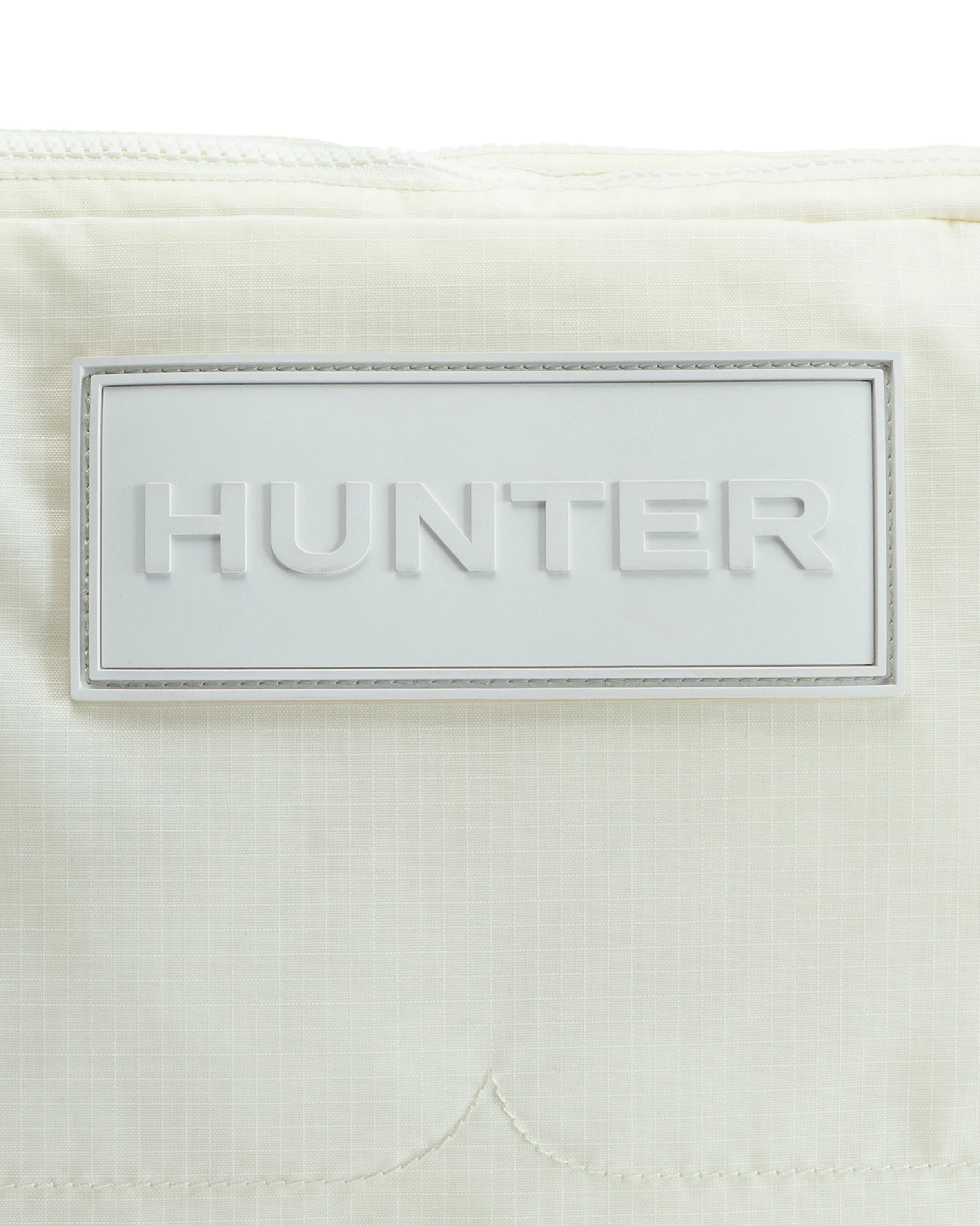 トラベル リップストップ リサイクル ナイロン サコッシュ  -  シェイディッド ホワイト