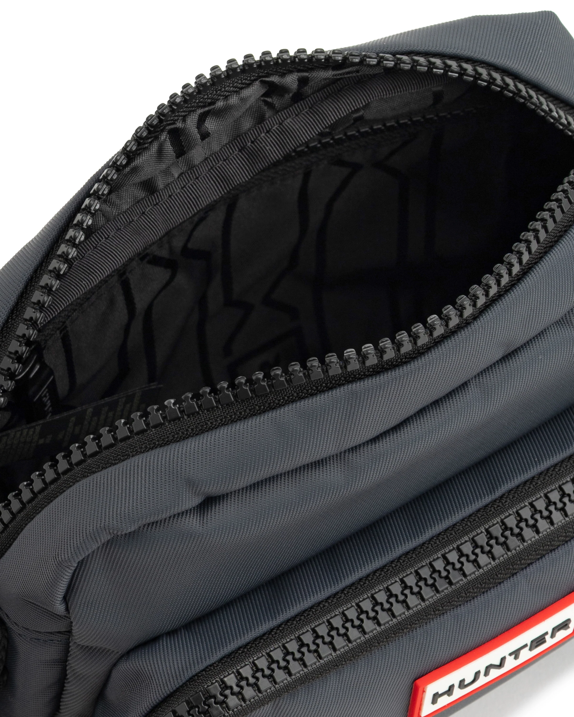 ナイロン クロスボディ - ネイビー