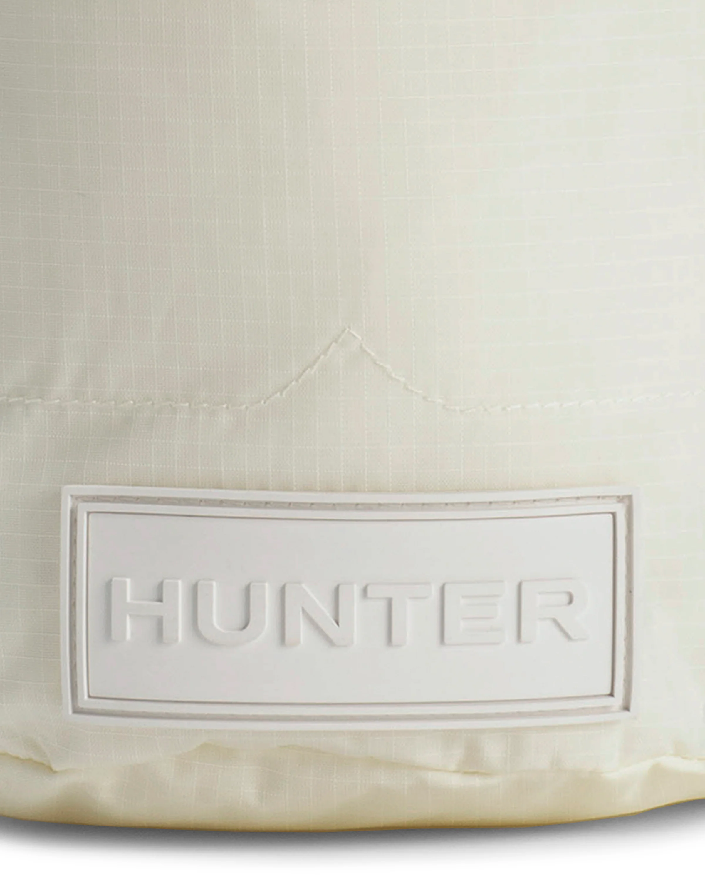 トラベル リップストップ バケット  -  シェイディッド ホワイト