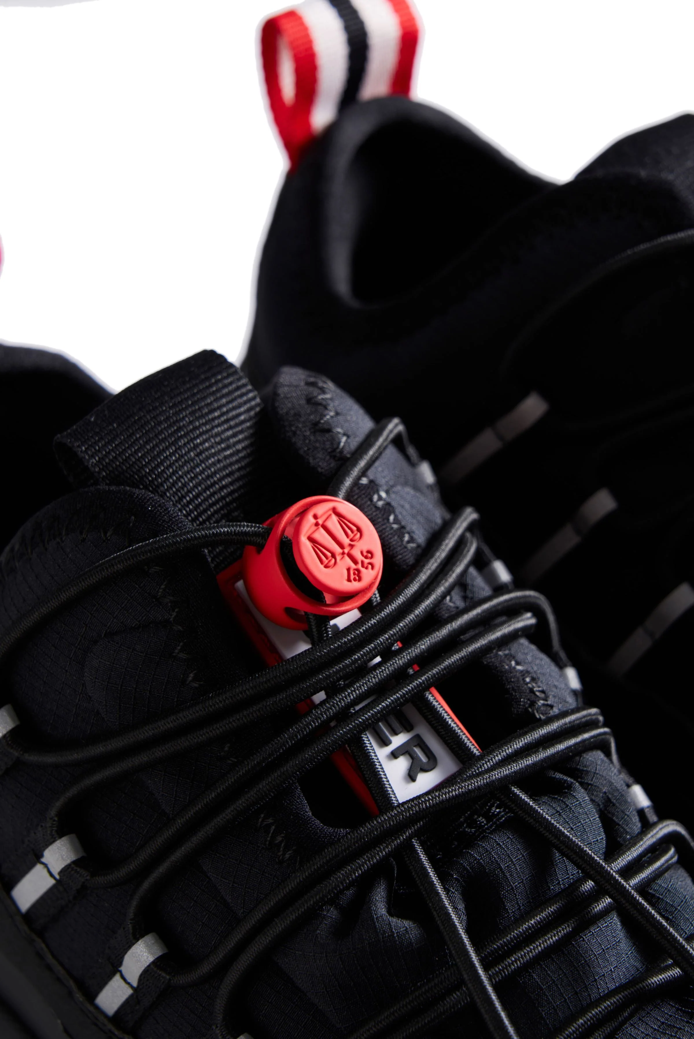 レディース トラベル ミッド トレーナー  -  ブラック