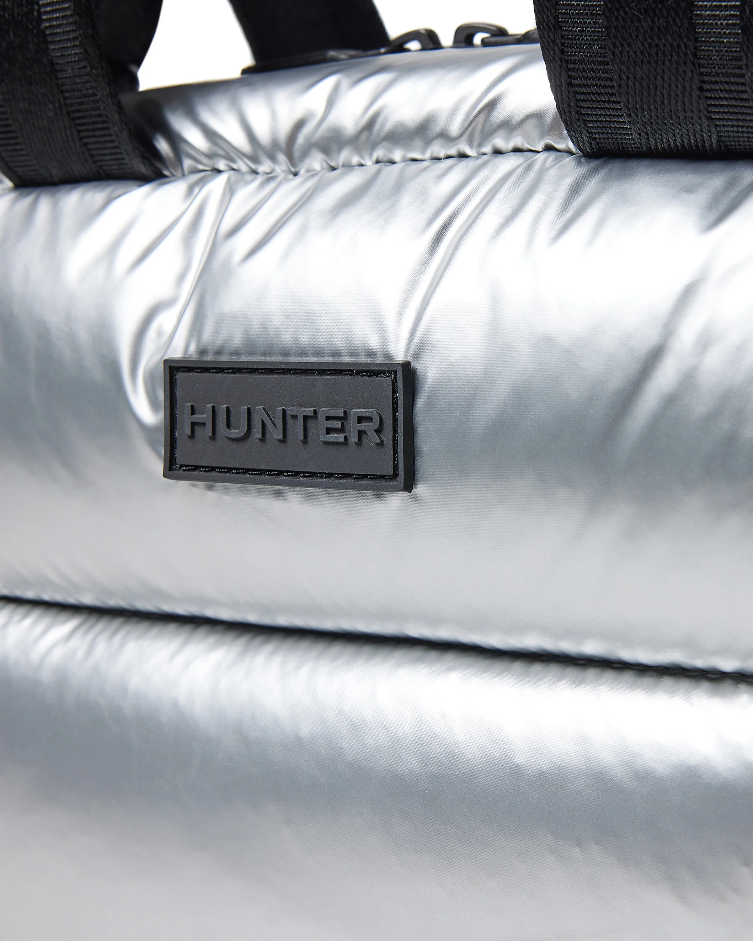 イントレピッド エクストラ パフド ミニ ボストン - シルバー ホイル