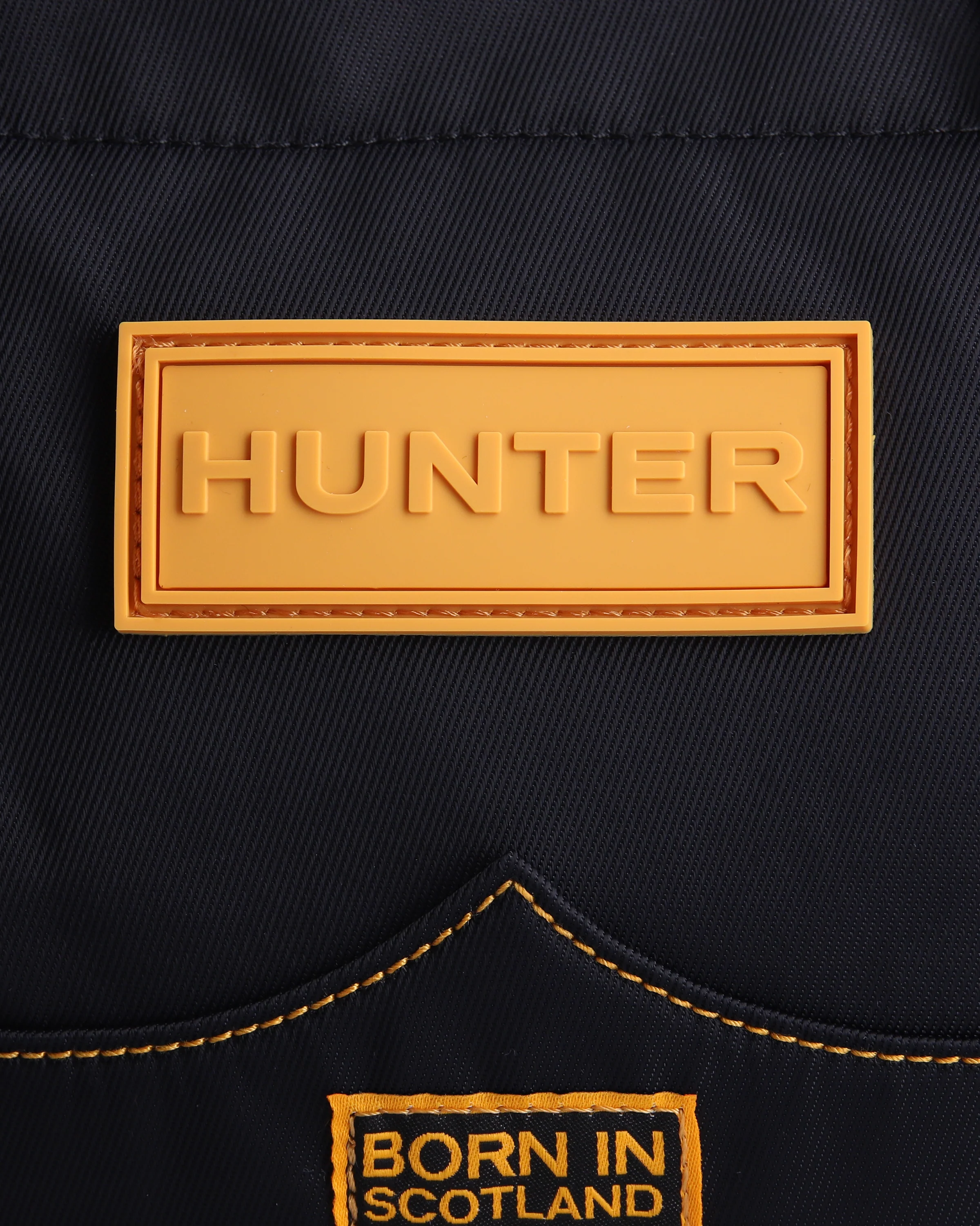 ナイロン ミニ トップクリップ トート ボーン イン スコットランド - ブラック / リッチオーカー