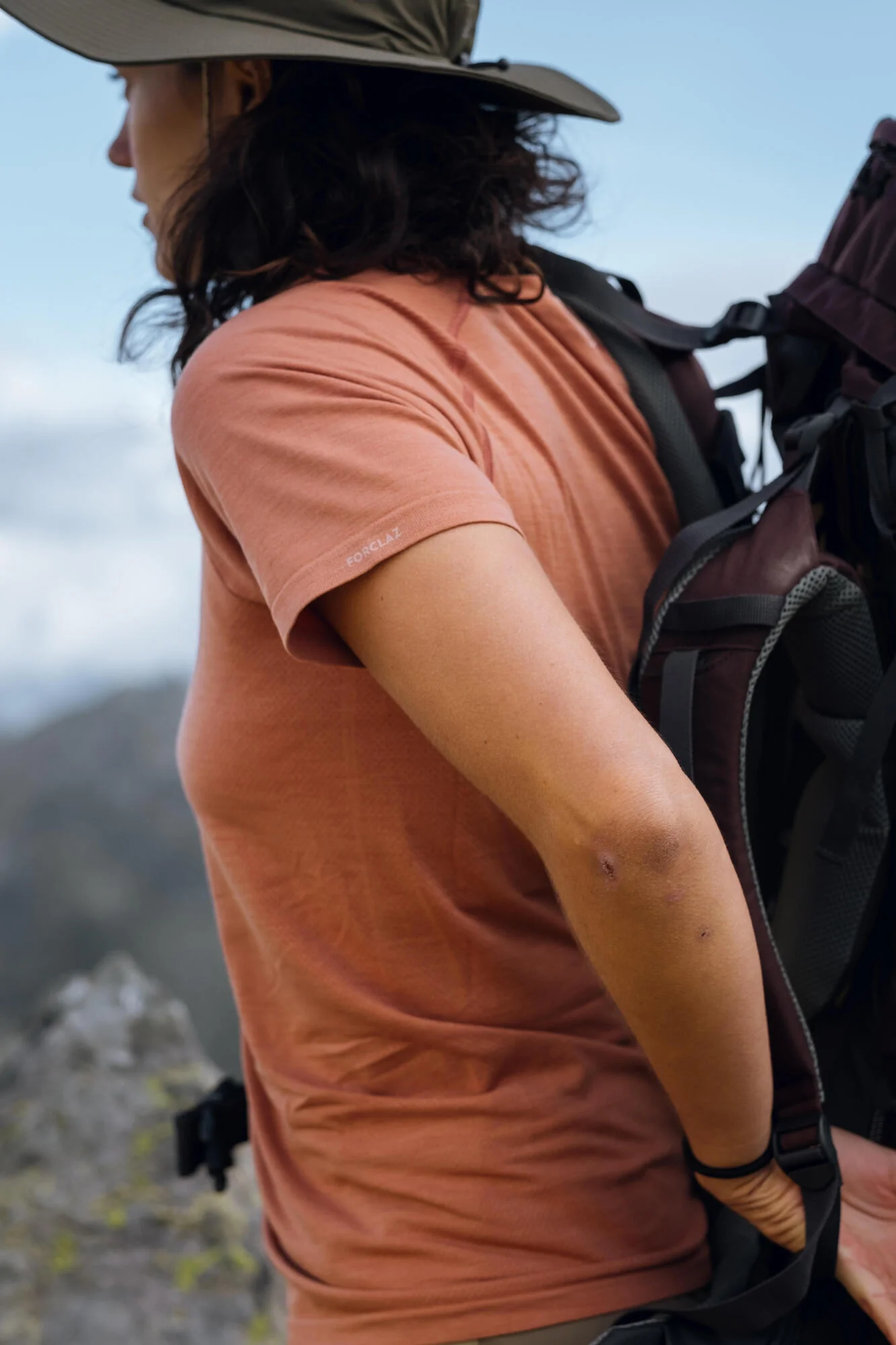 Simond Women's seamless short-sleeved Merino wool Backpacking t-shirt - MT900