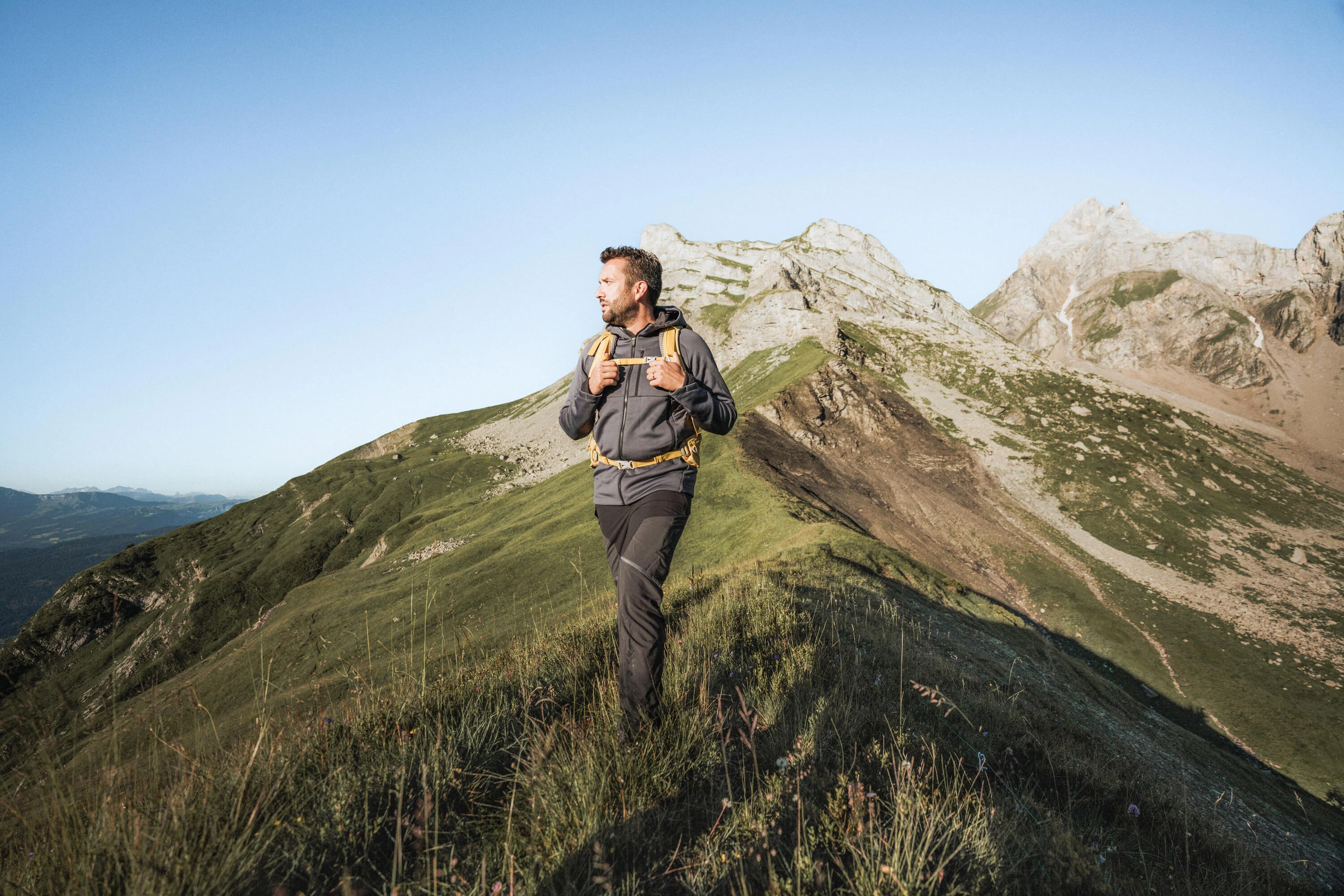 Quechua Men's MH520 Hood Hiking Fleece Jacket