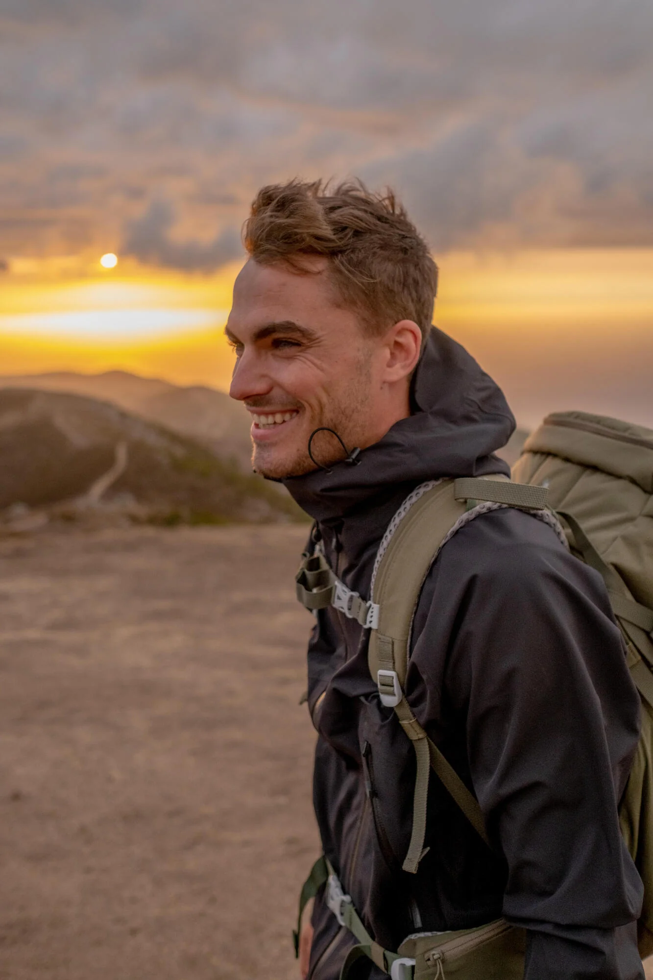 Quechua Men's MH500 Hiking Lightweight Waterproof Jacket