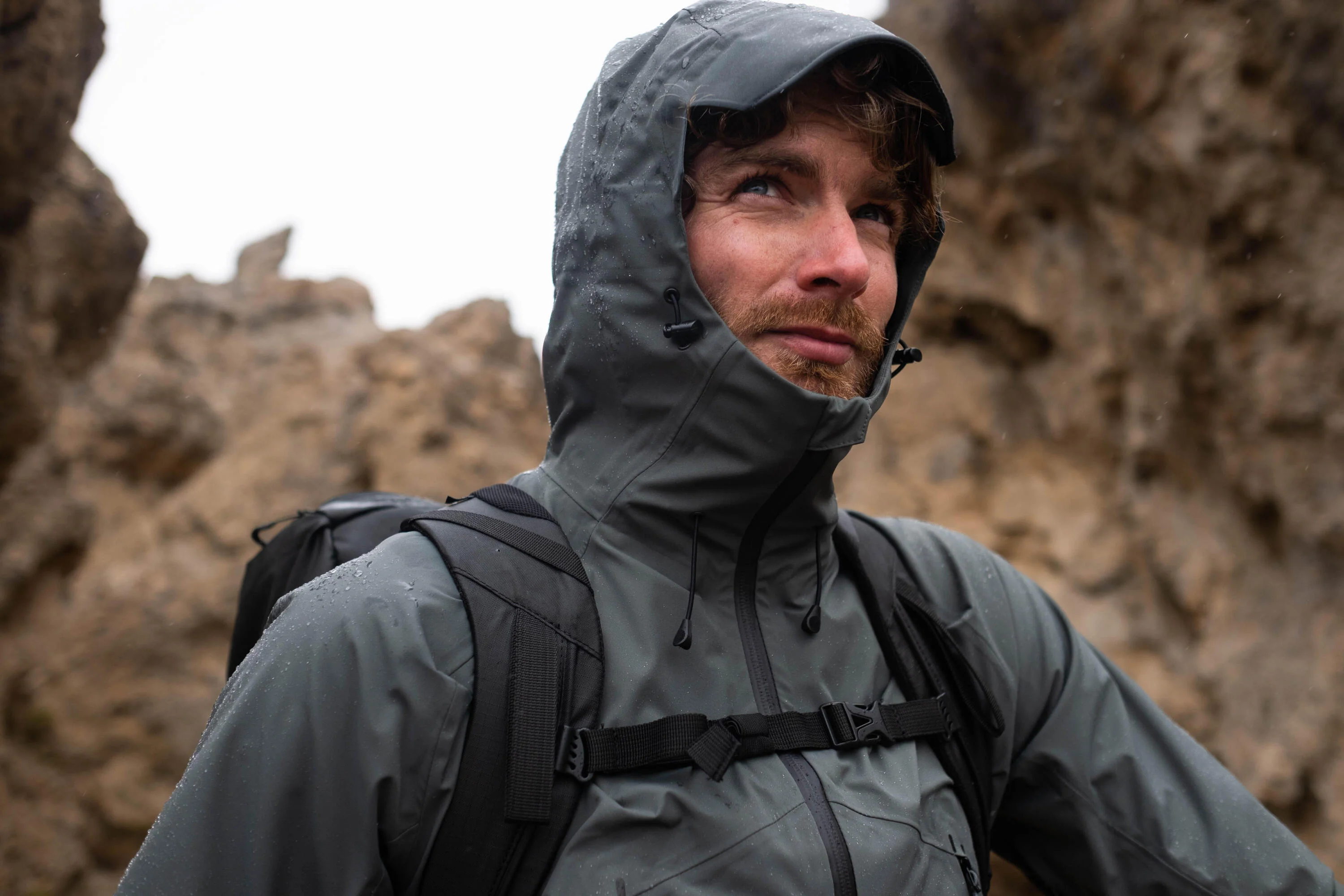 Quechua Men's MH500 Hiking Lightweight Waterproof Jacket