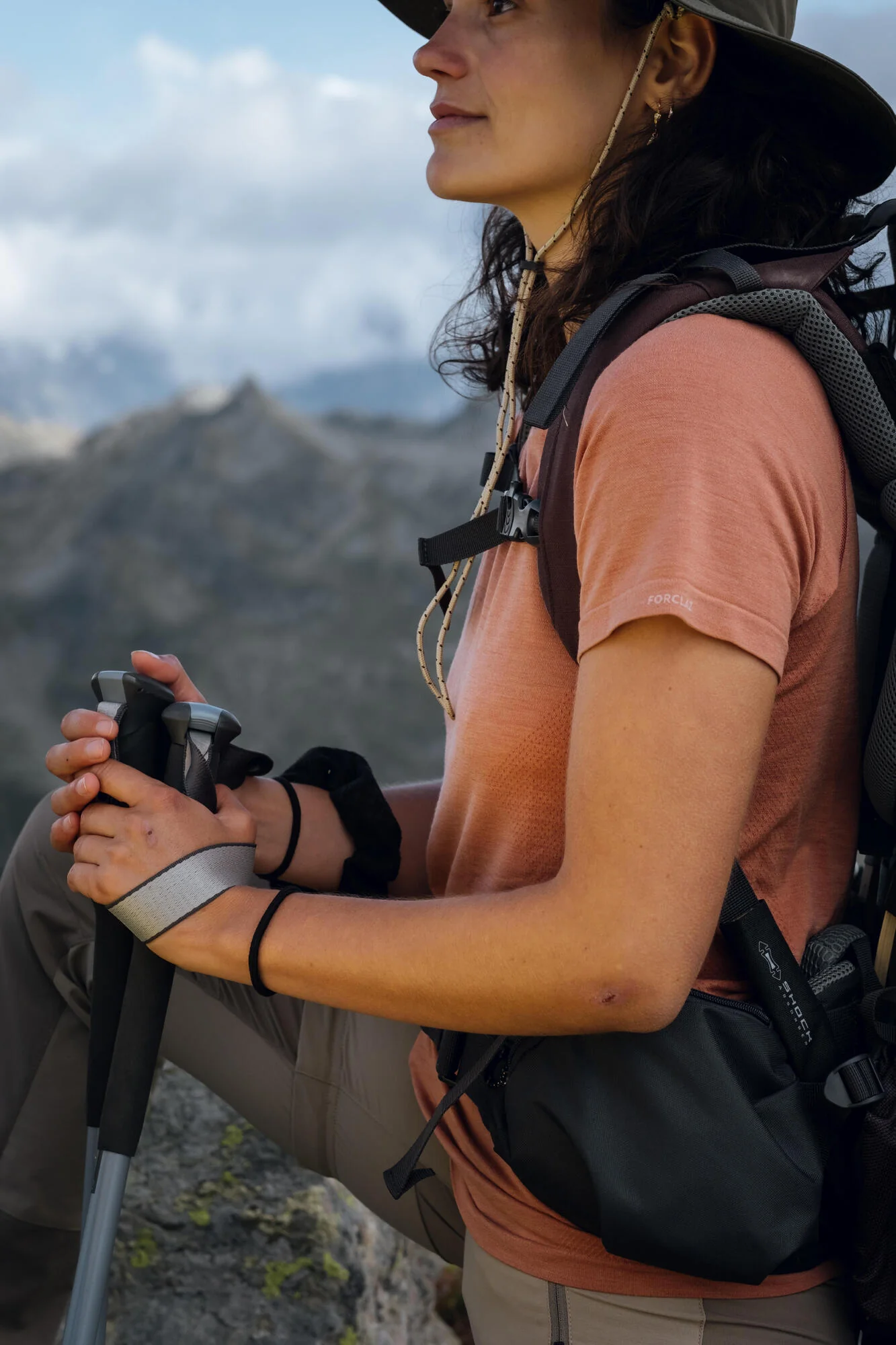 Simond Women's seamless short-sleeved Merino wool Backpacking t-shirt - MT900